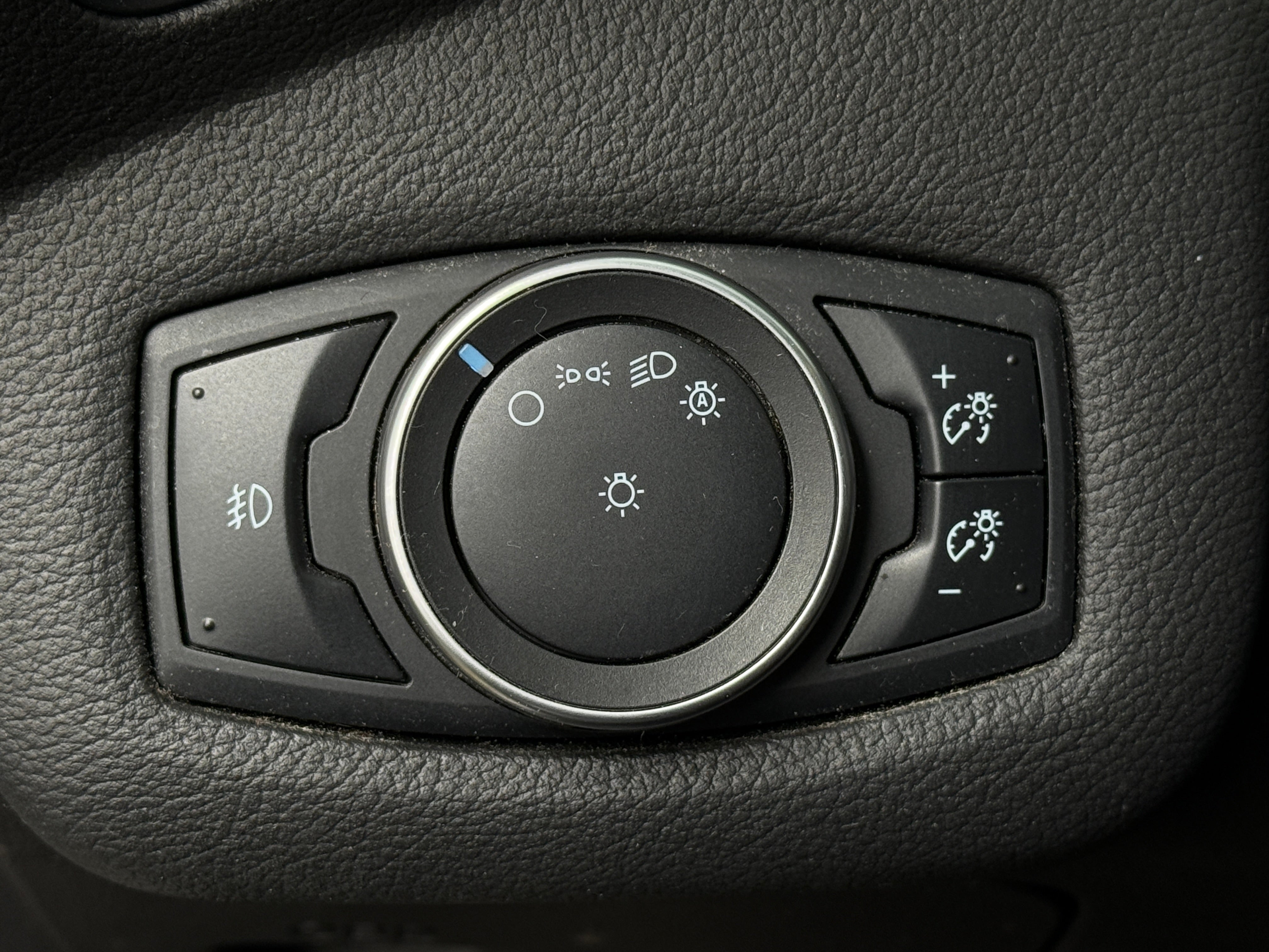 Used 2015 Ford Escape SE with VIN 1FMCU0G99FUB27963 for sale in Oak Creek, WI