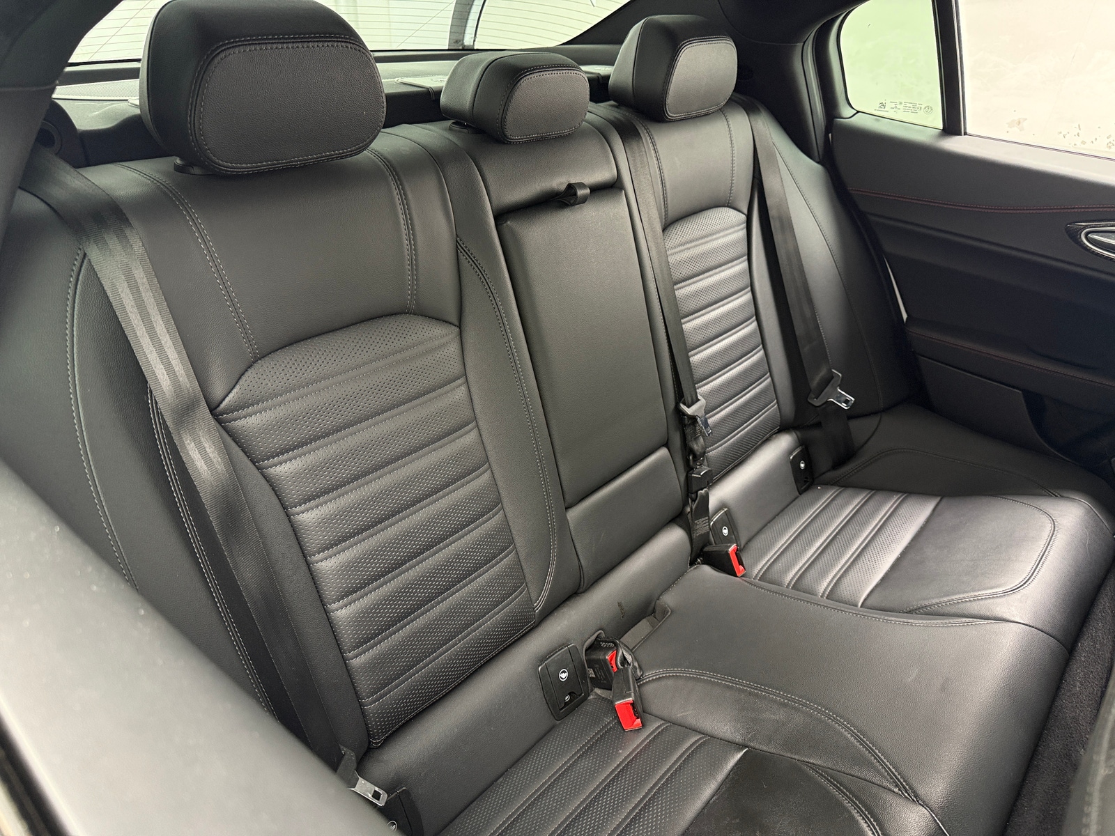 Thumbnail: 2023 Alfa Romeo Giulia - 5