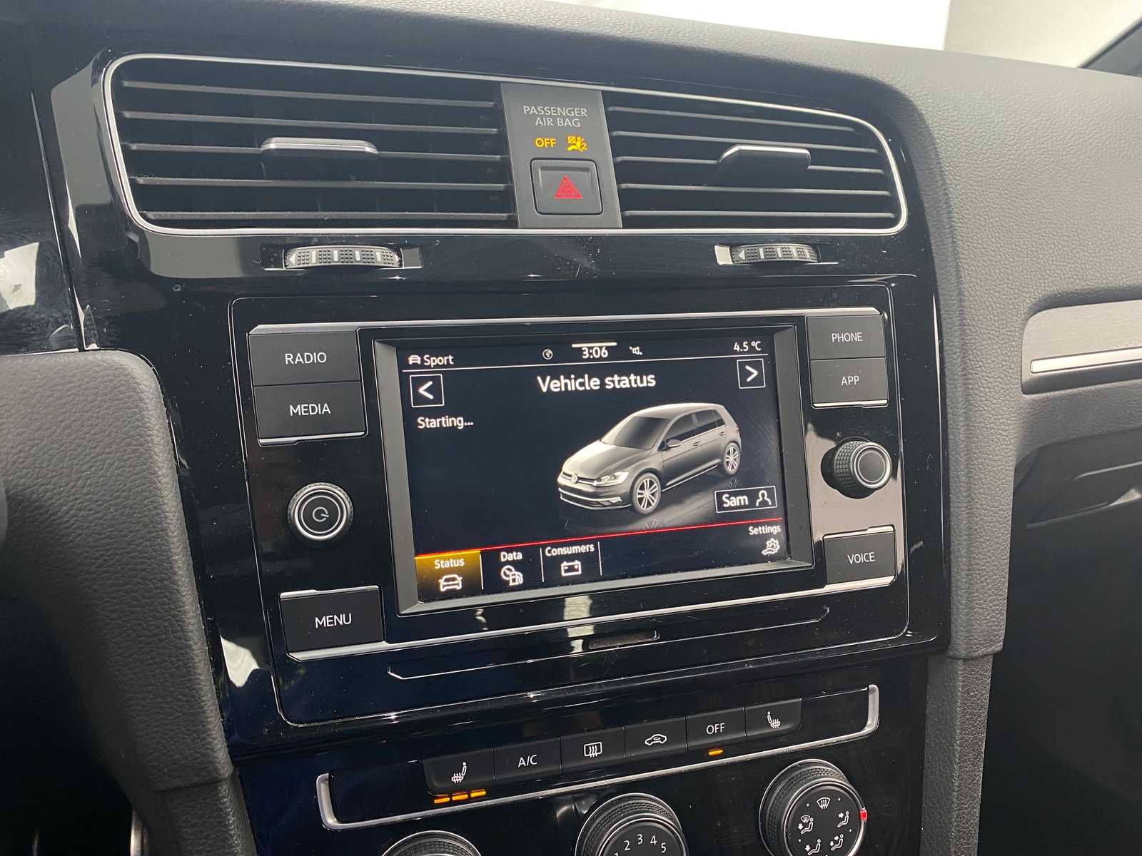 Thumbnail: 2020 Volkswagen Golf - 4