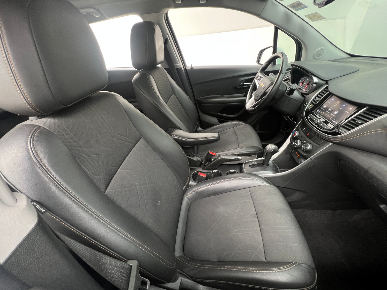 Thumbnail: 2022 Chevrolet Trax - 2