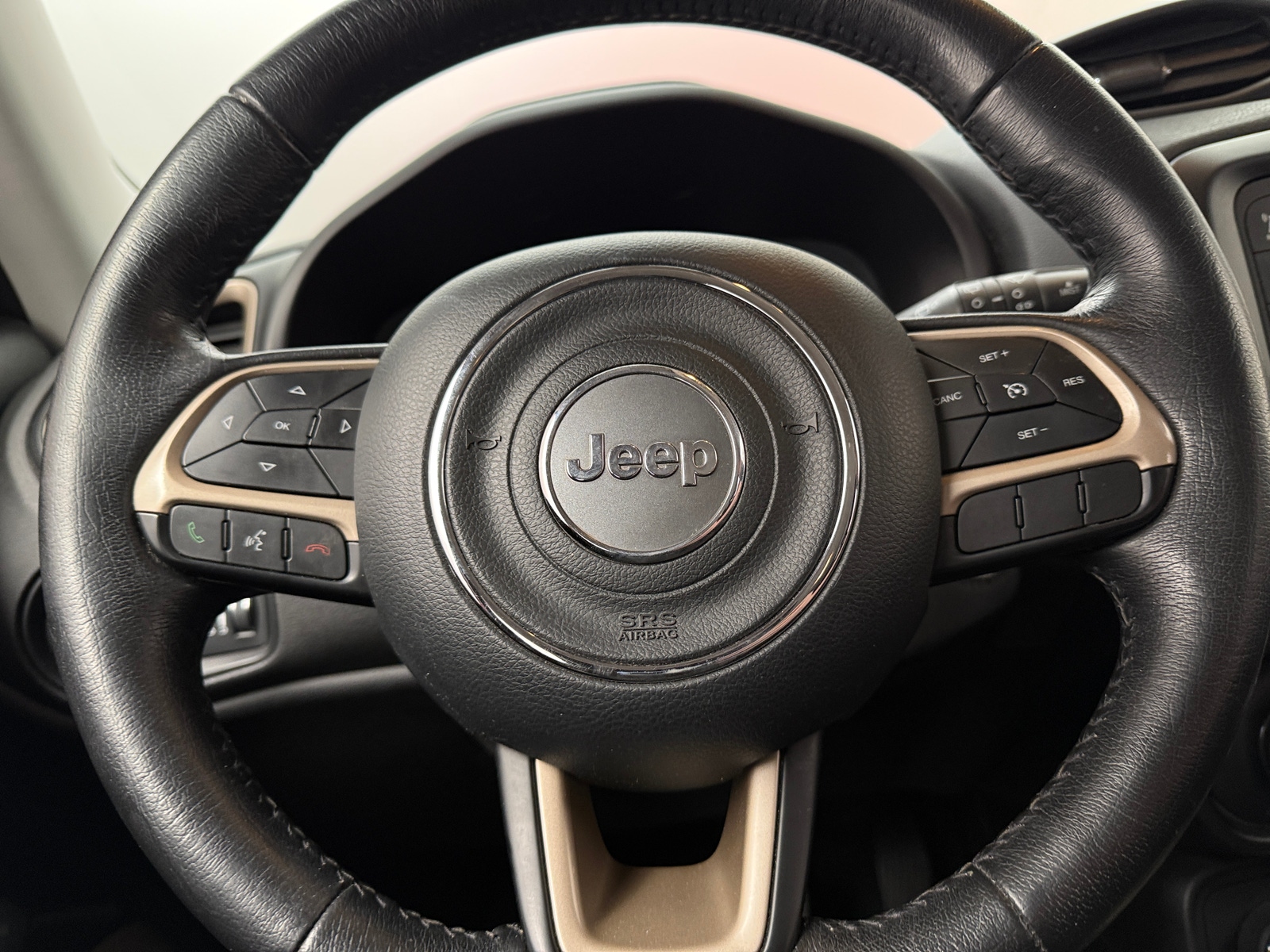Thumbnail: 2016 Jeep Renegade - 5