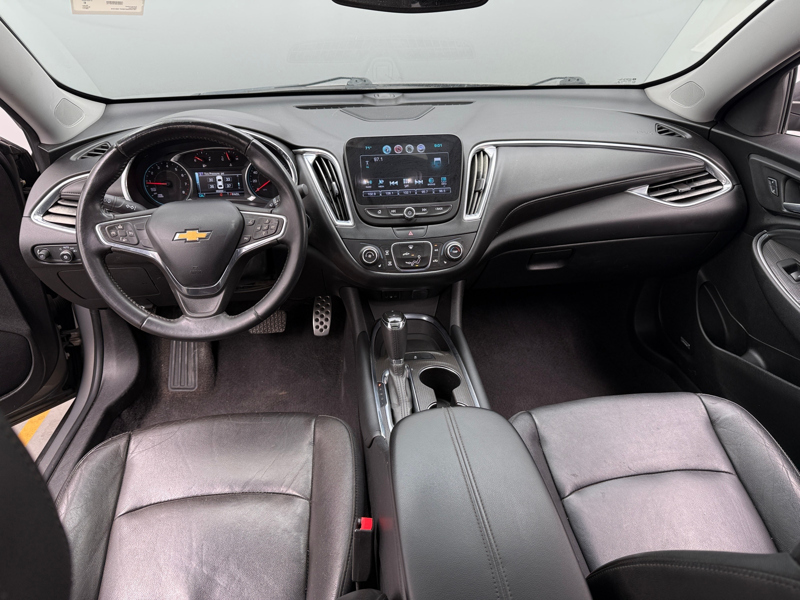 Thumbnail: 2017 Chevrolet Malibu - 3