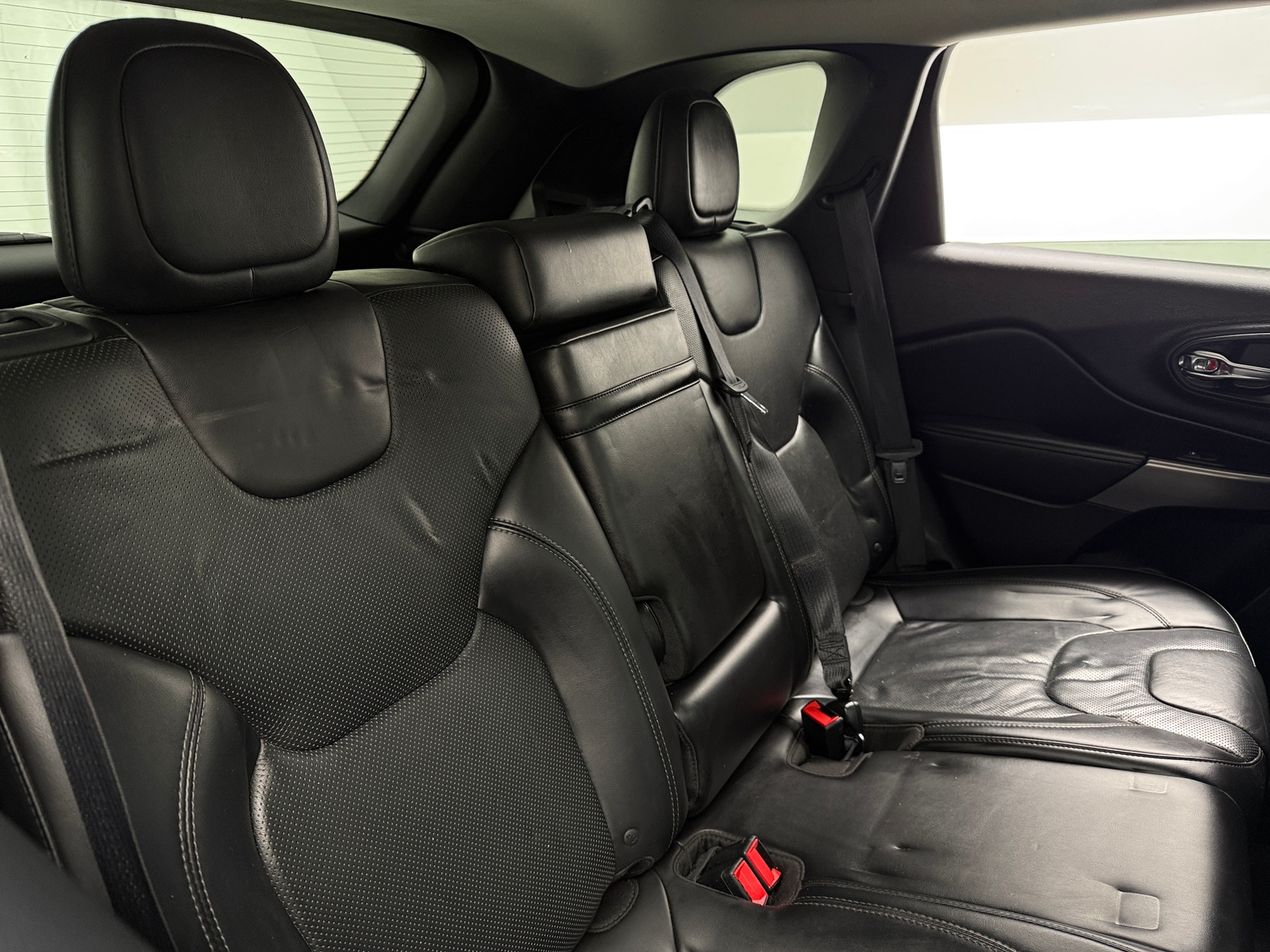 Thumbnail: 2019 Jeep Cherokee - 5