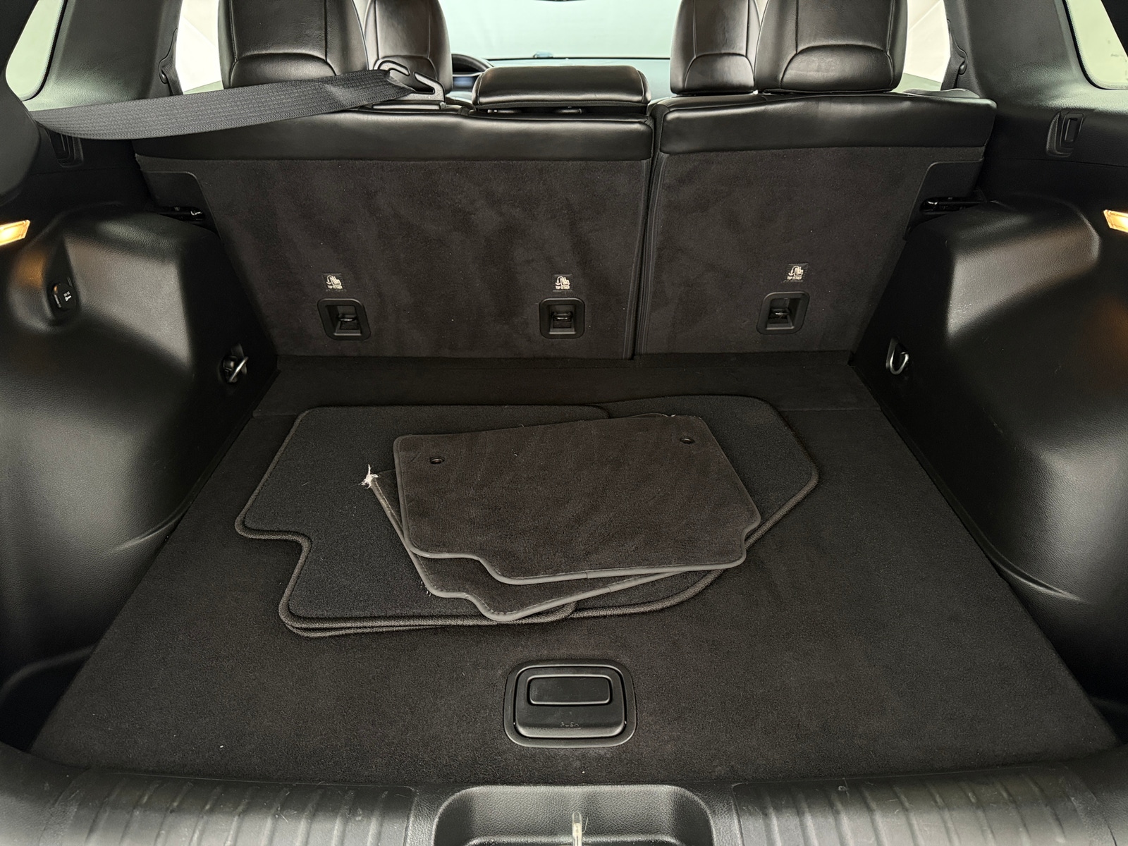 Thumbnail: 2019 Jeep Cherokee - 6