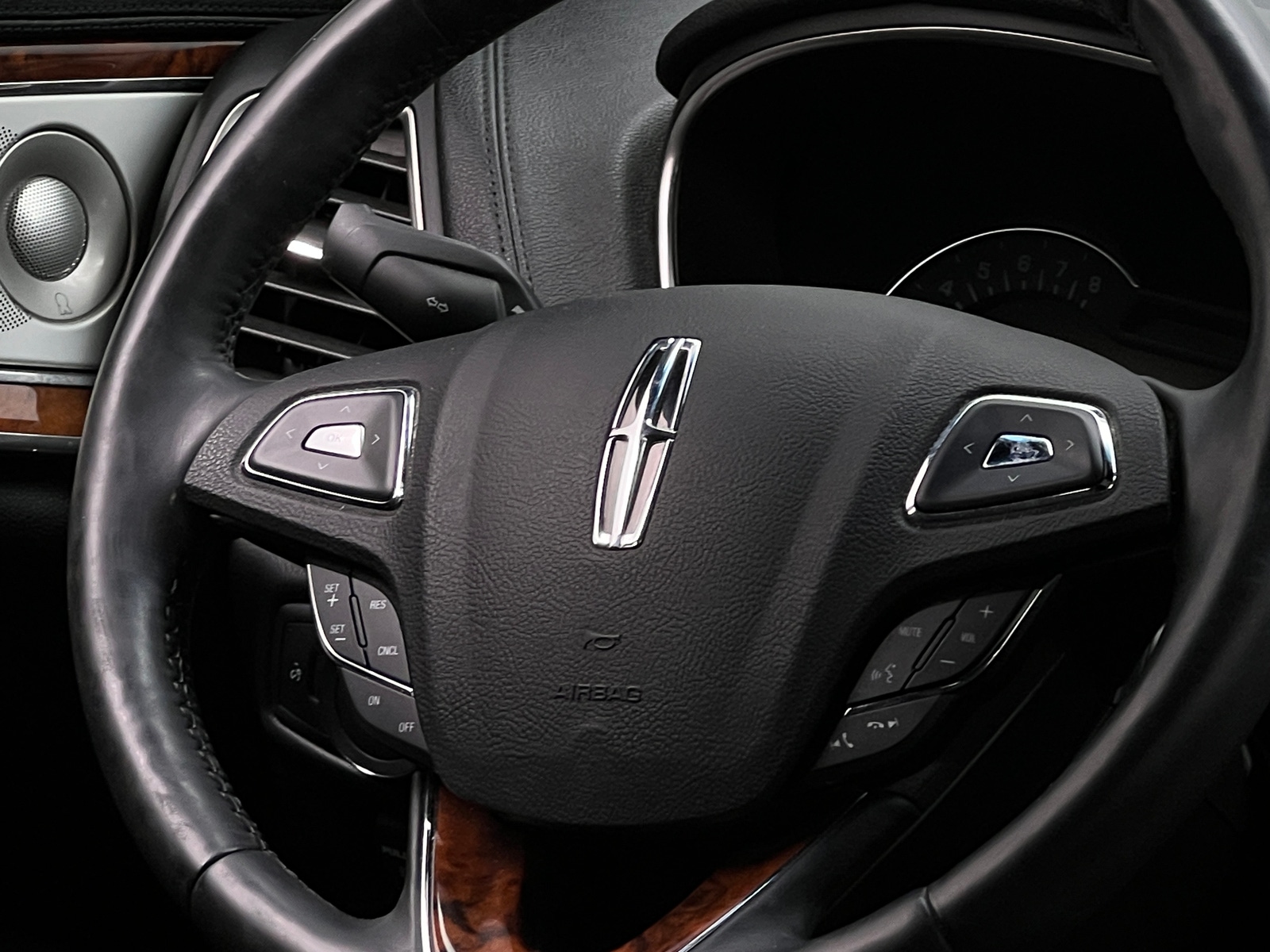 Thumbnail: 2017 Lincoln MKX - 4