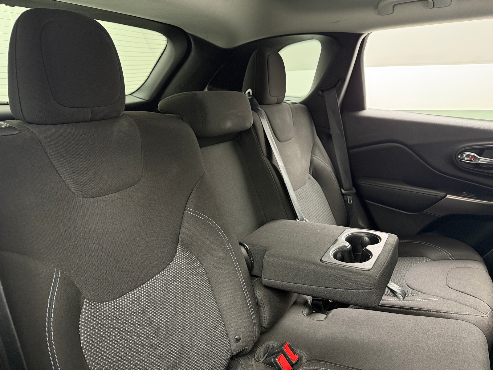 Thumbnail: 2019 Jeep Cherokee - 6