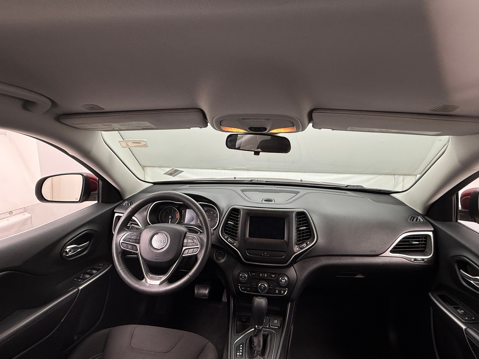 Thumbnail: 2019 Jeep Cherokee - 3