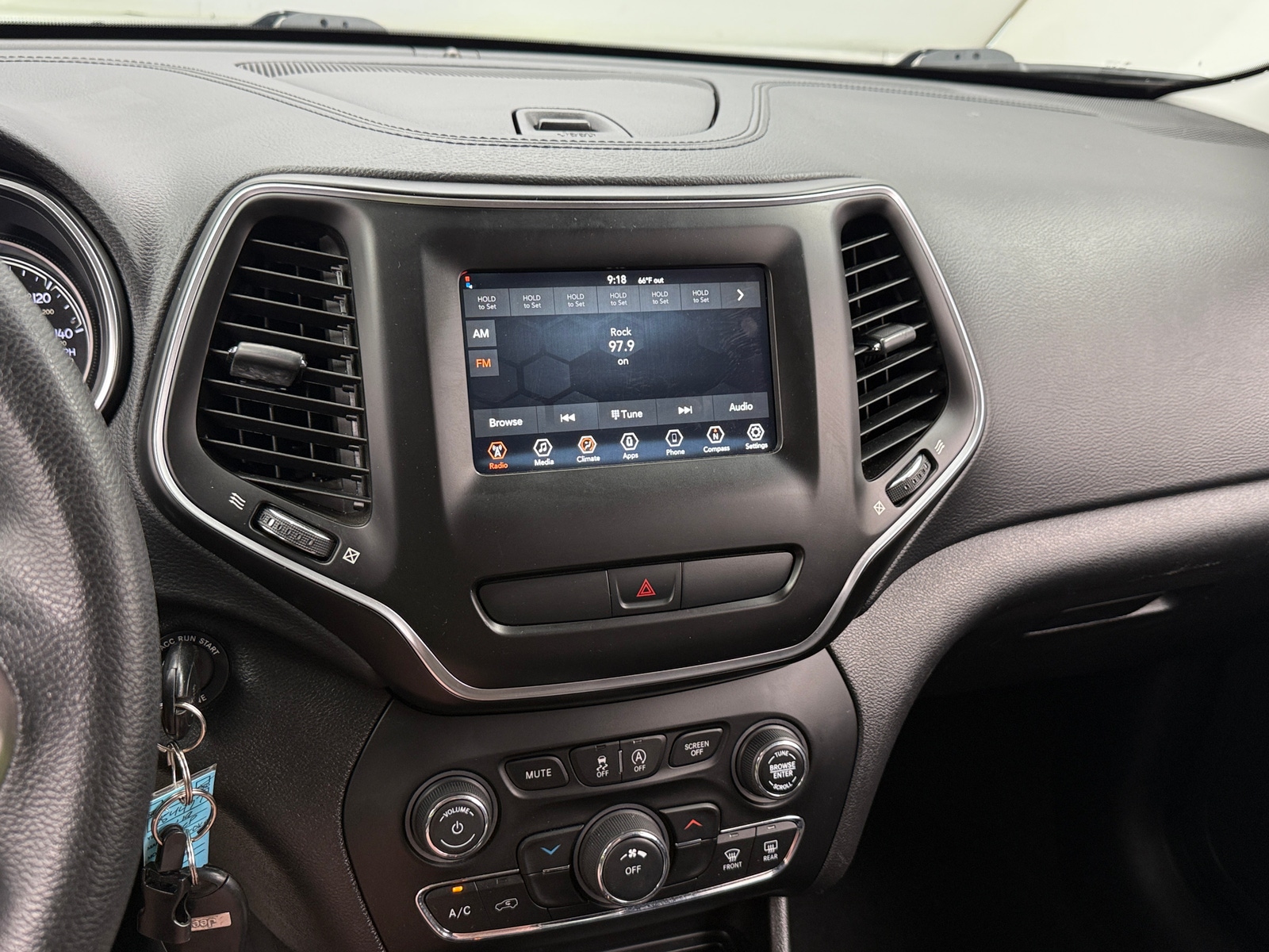 Thumbnail: 2019 Jeep Cherokee - 4