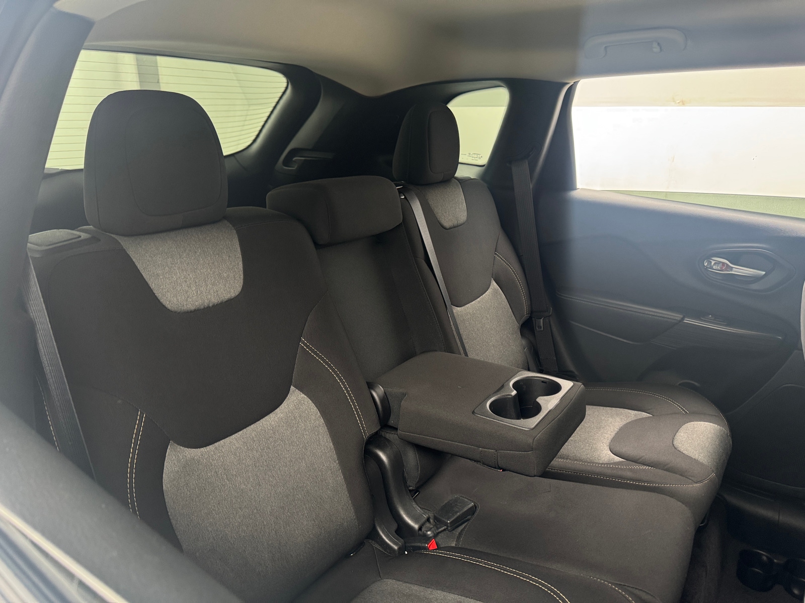 Thumbnail: 2016 Jeep Cherokee - 6