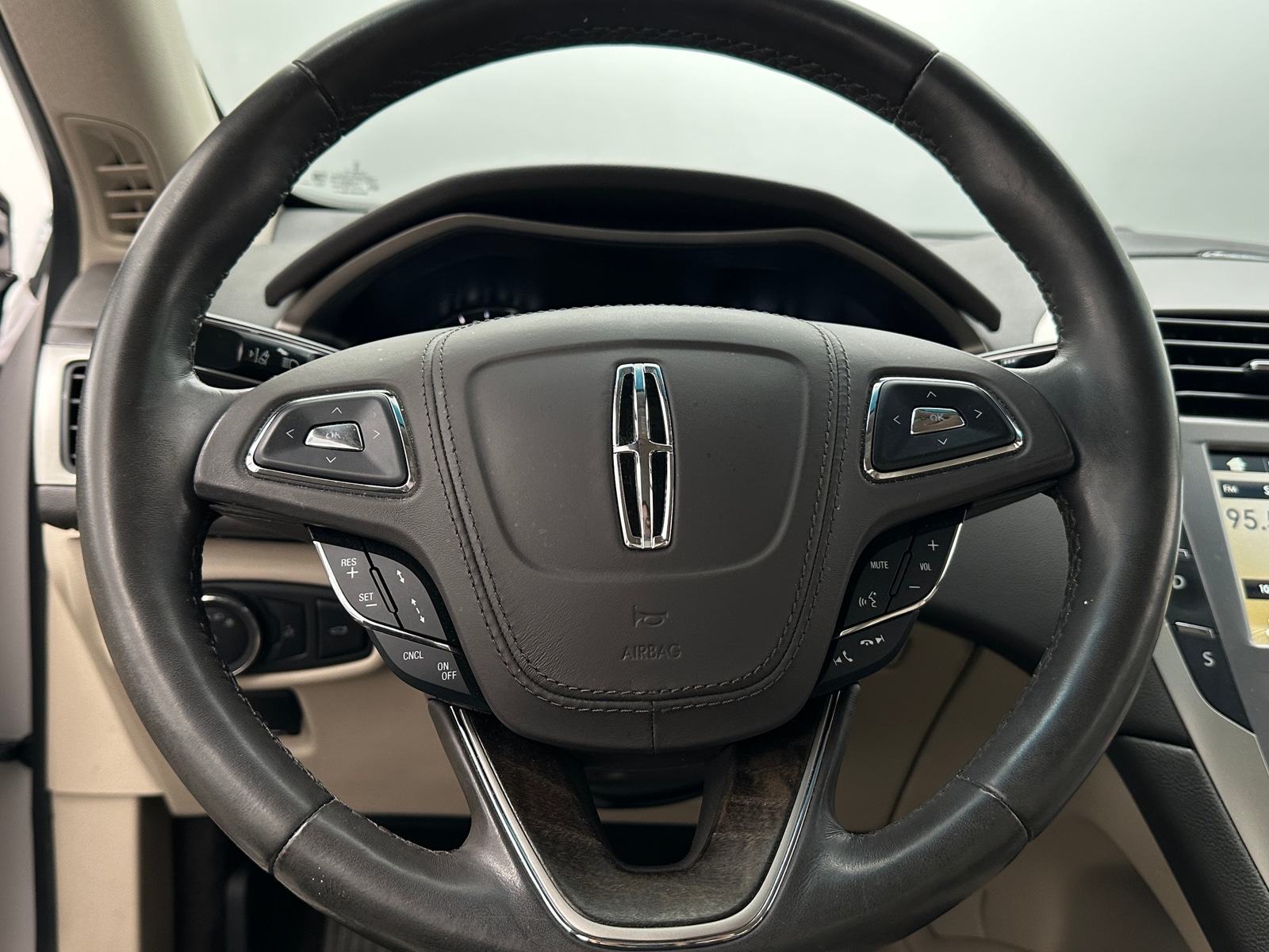 Thumbnail: 2018 Lincoln MKZ - 4