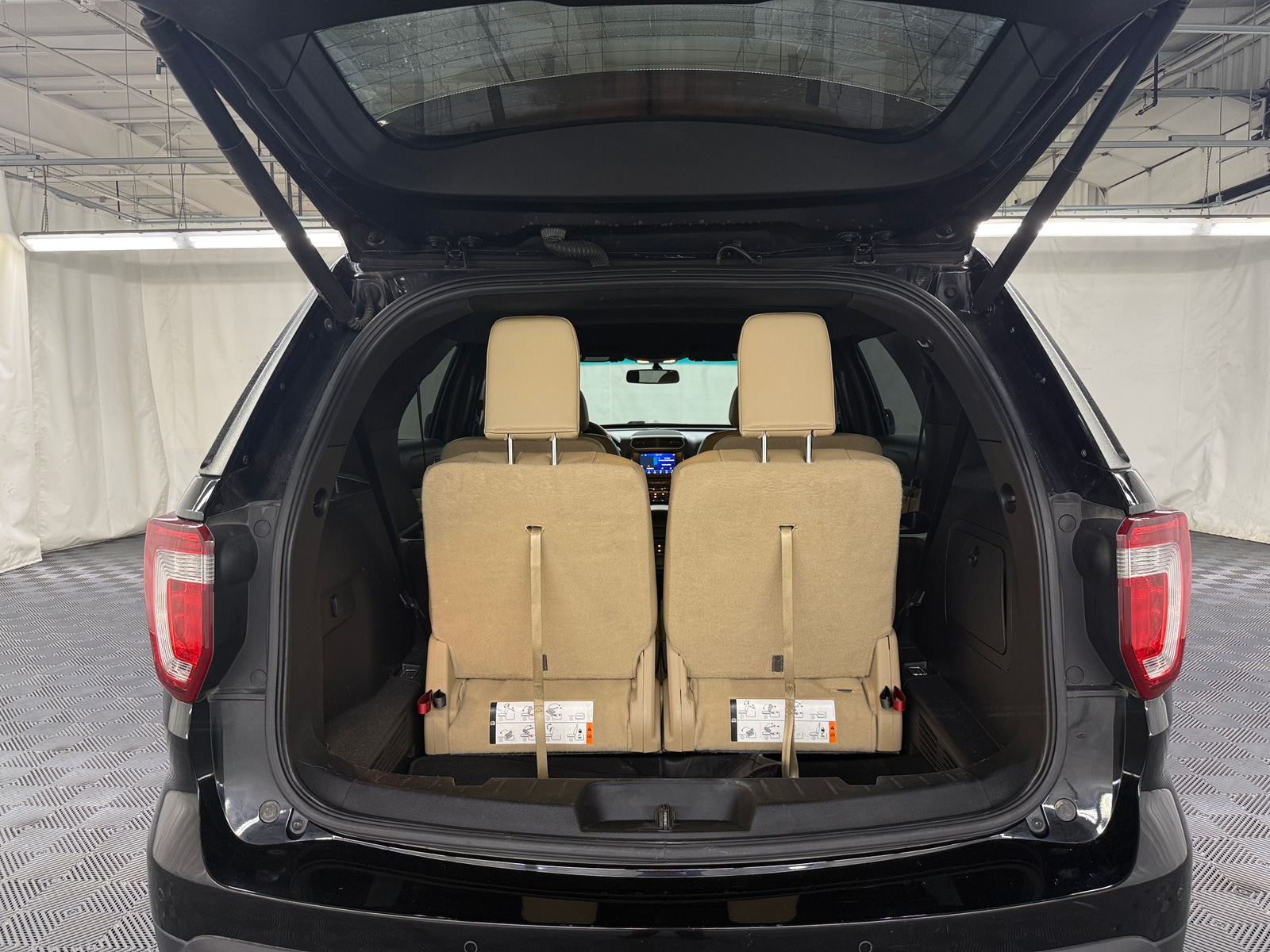 Thumbnail: 2016 Ford Explorer - 6