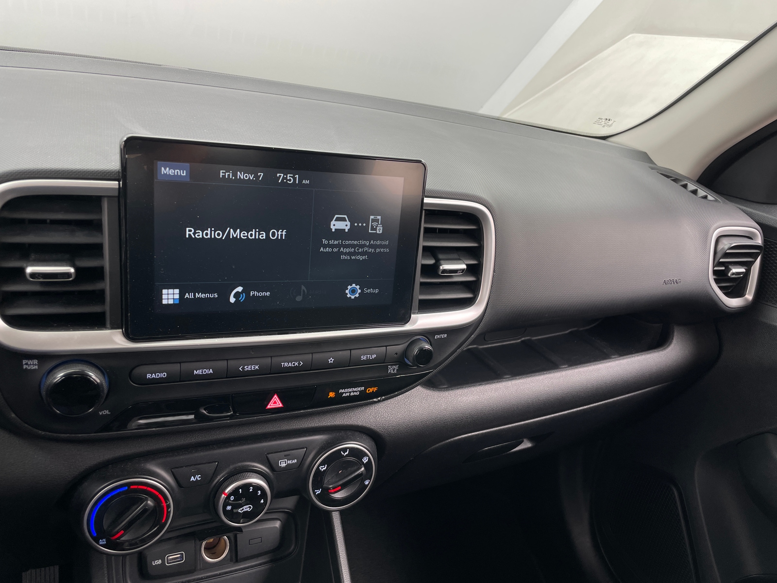 Thumbnail: 2022 Hyundai Venue - 4