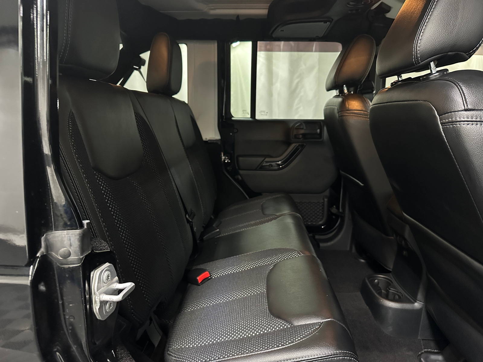 Thumbnail: 2016 Jeep Wrangler - 5