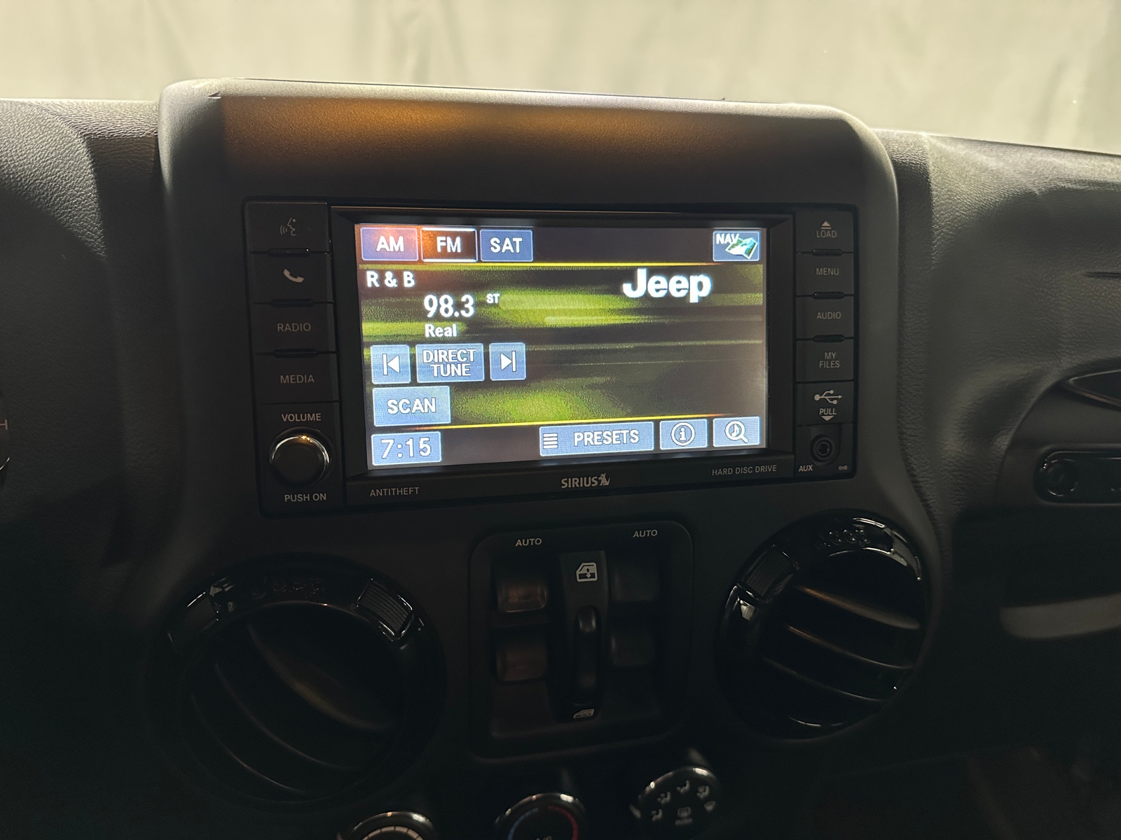 Thumbnail: 2016 Jeep Wrangler - 3