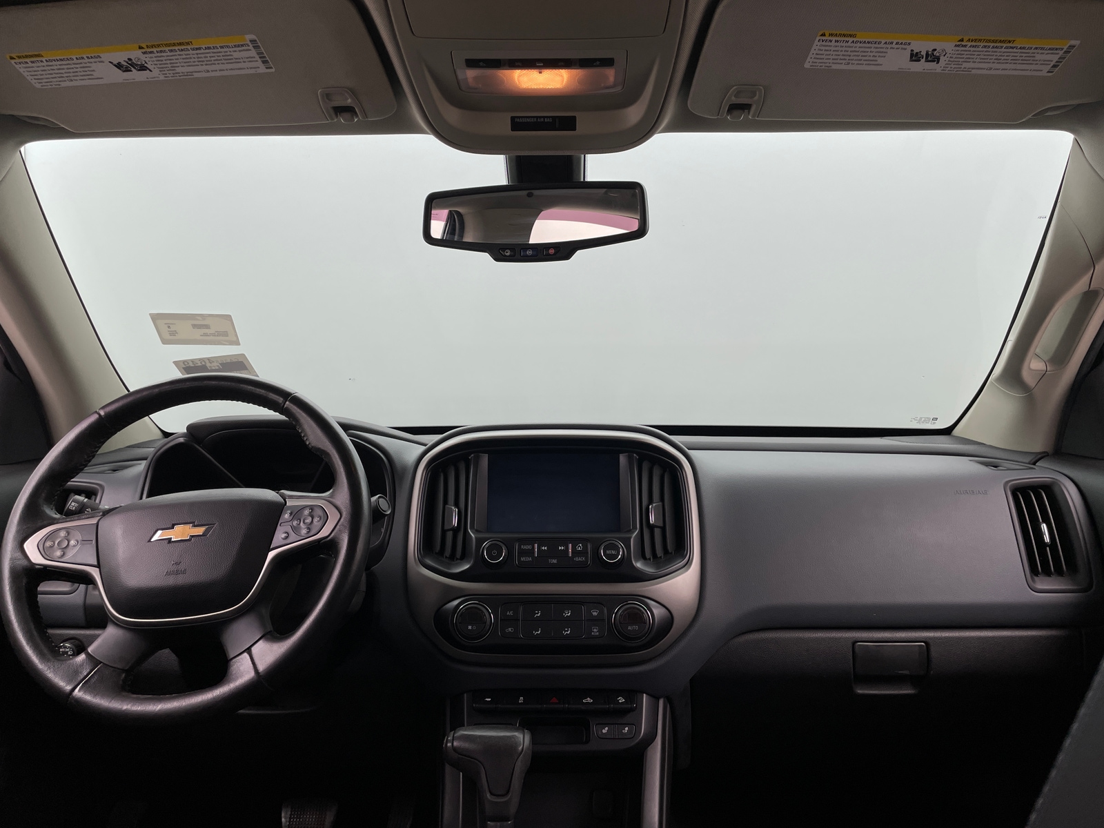 Thumbnail: 2015 Chevrolet Colorado - 3