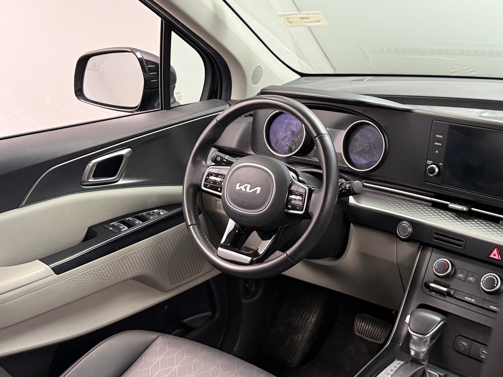 Thumbnail: 2024 Kia Carnival - 4