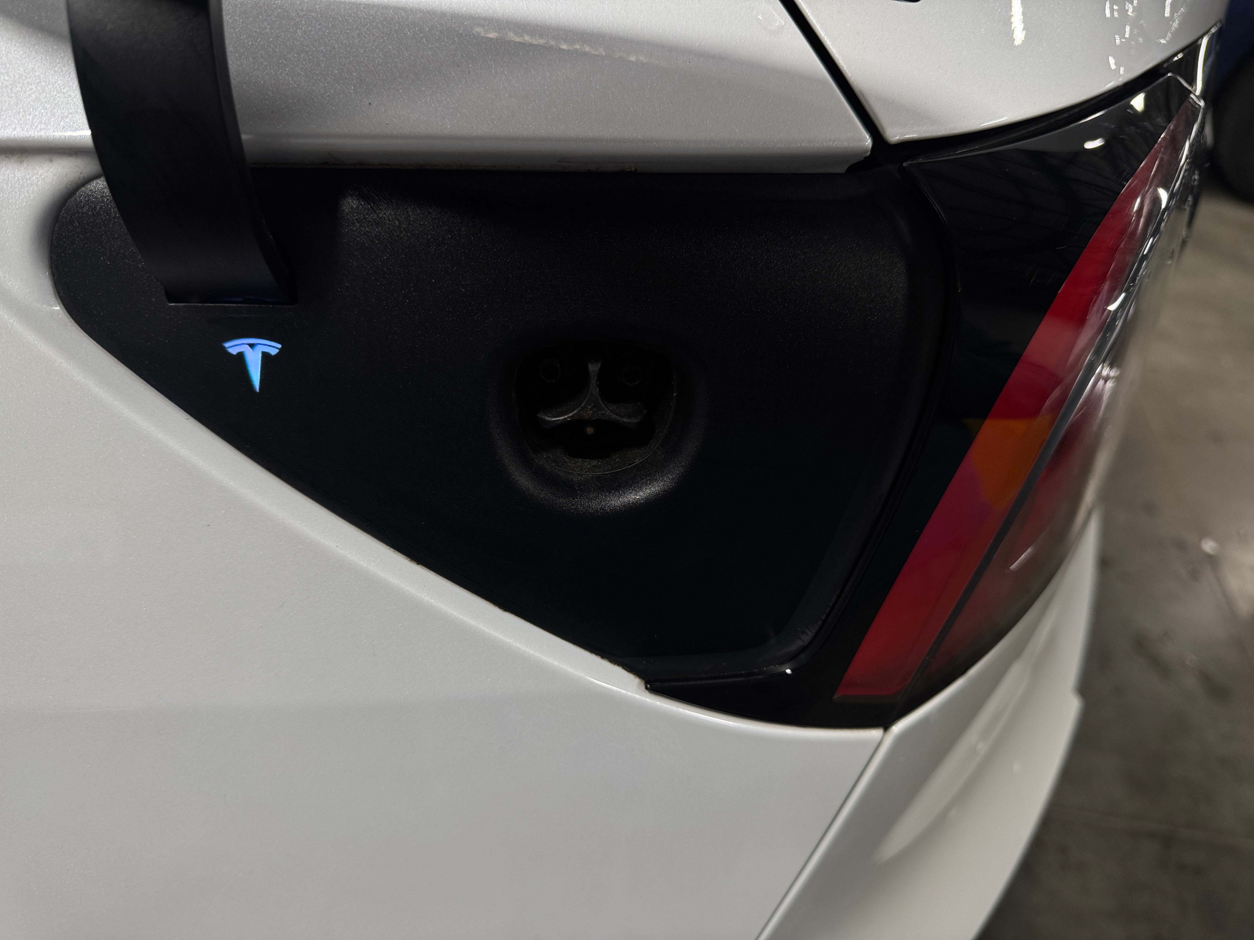 Used 2021 Tesla Model Y Long Range with VIN 5YJYGDEE5MF077657 for sale in Northfield, Minnesota