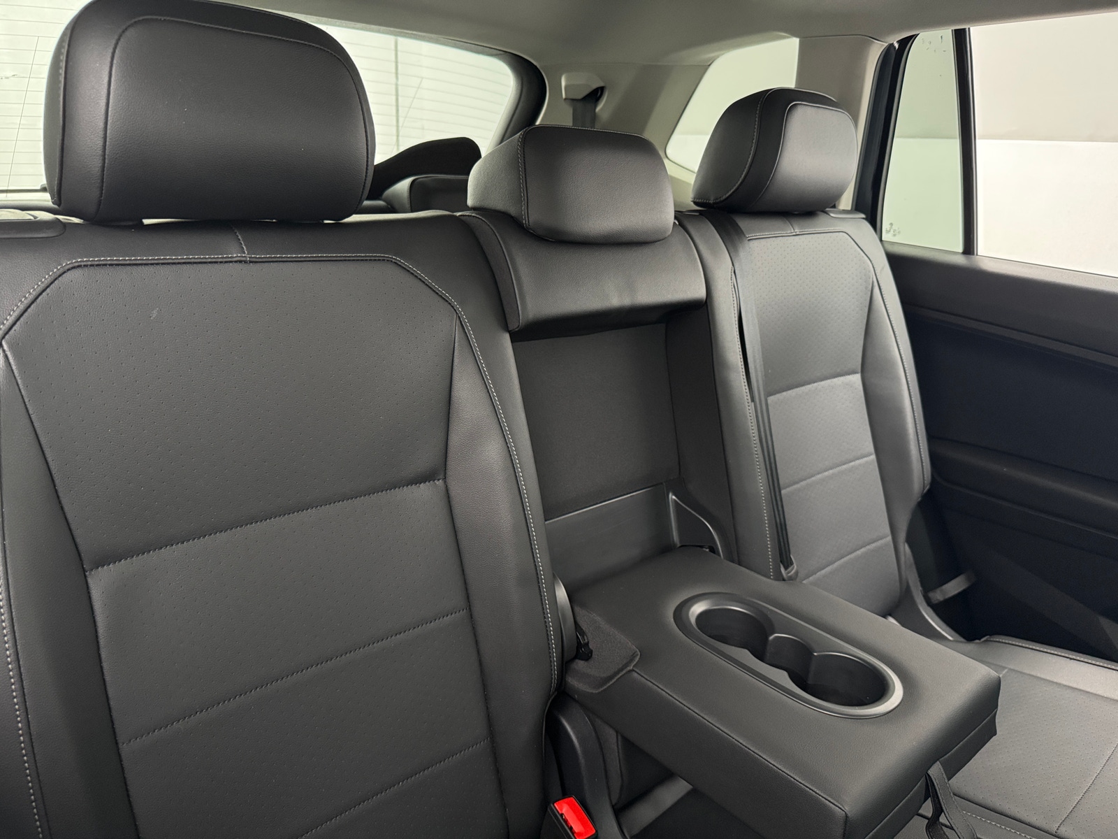 Thumbnail: 2018 Volkswagen Tiguan - 5