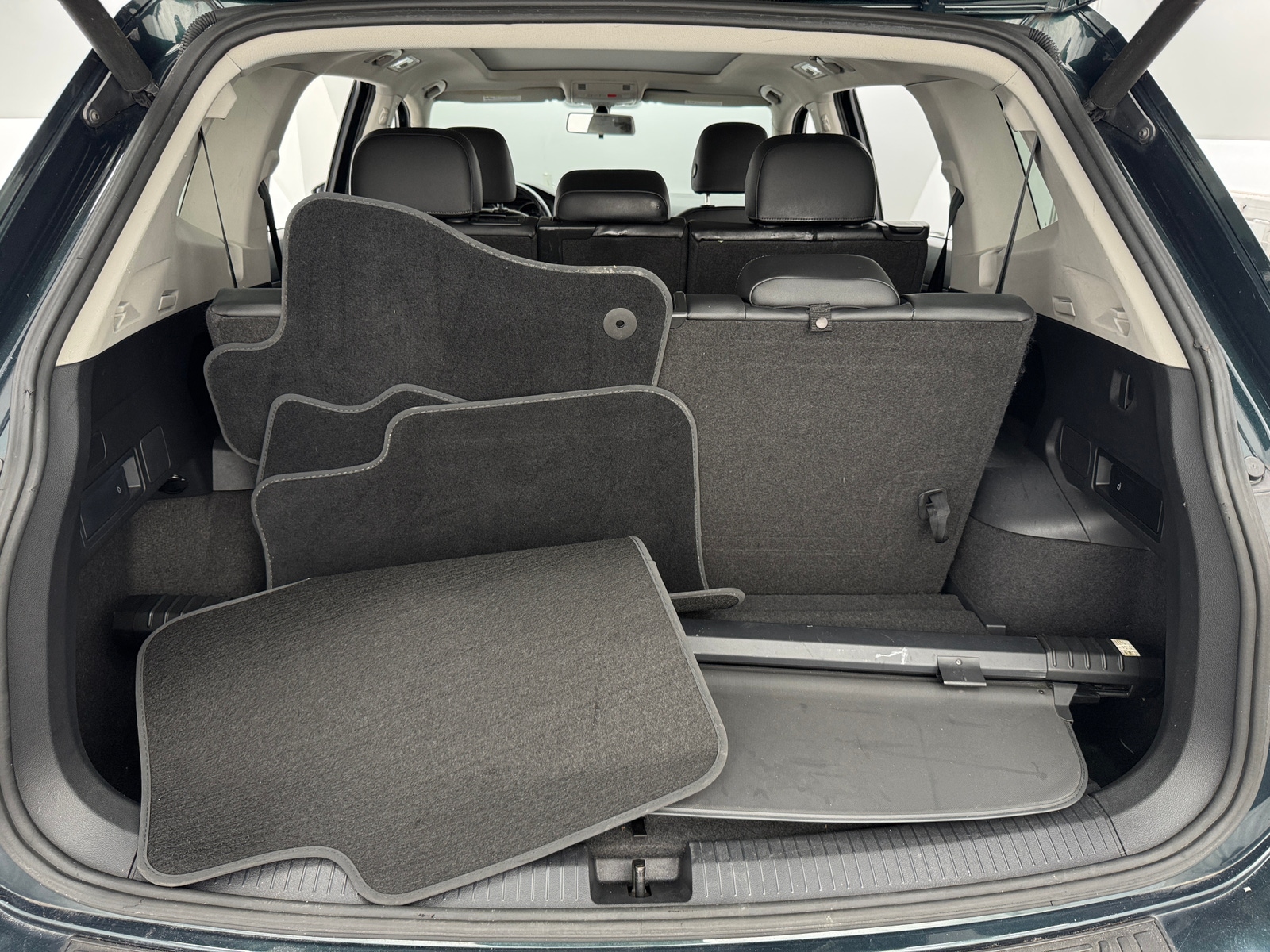 Thumbnail: 2018 Volkswagen Tiguan - 6