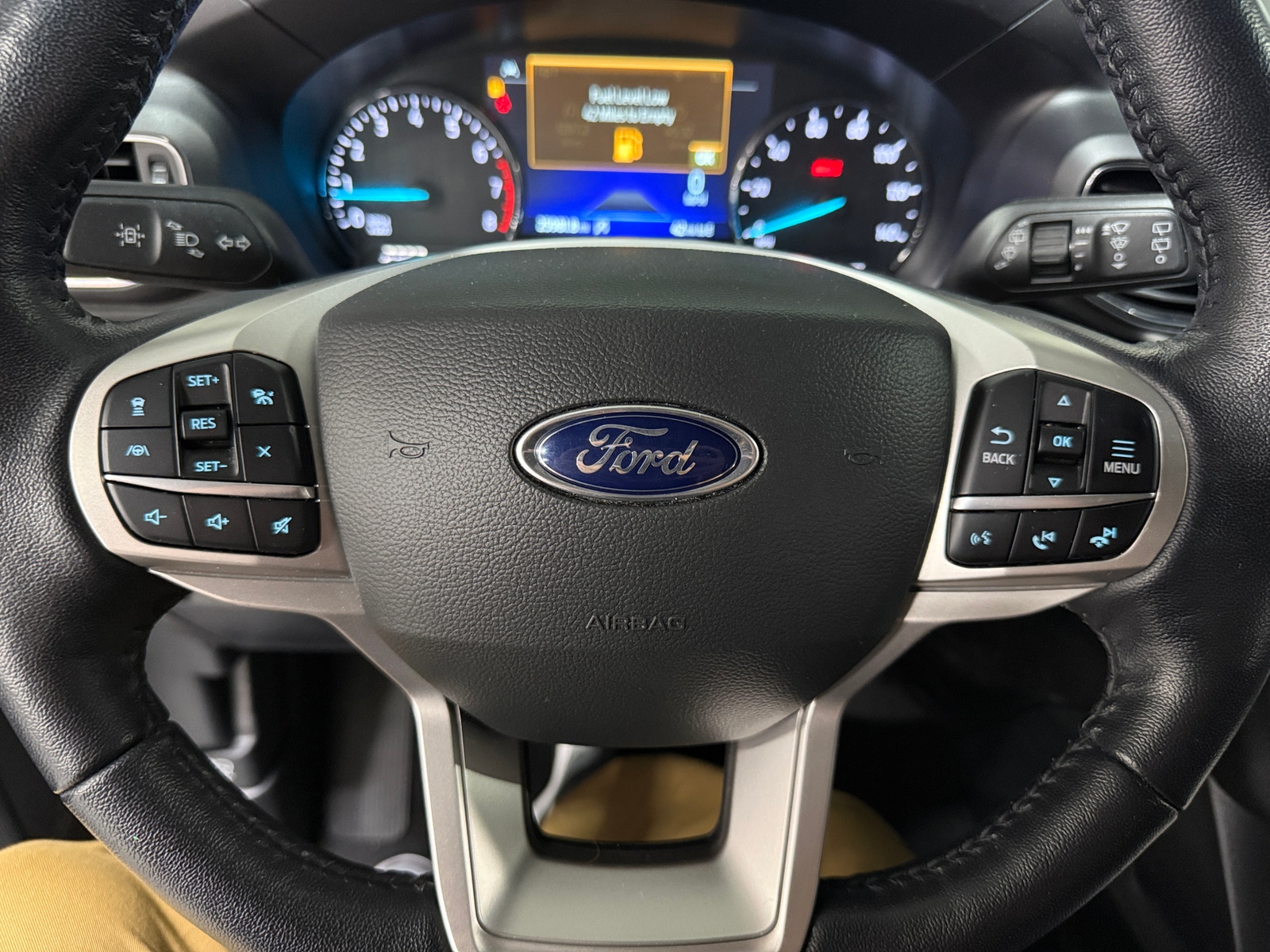 Thumbnail: 2021 Ford Explorer - 4