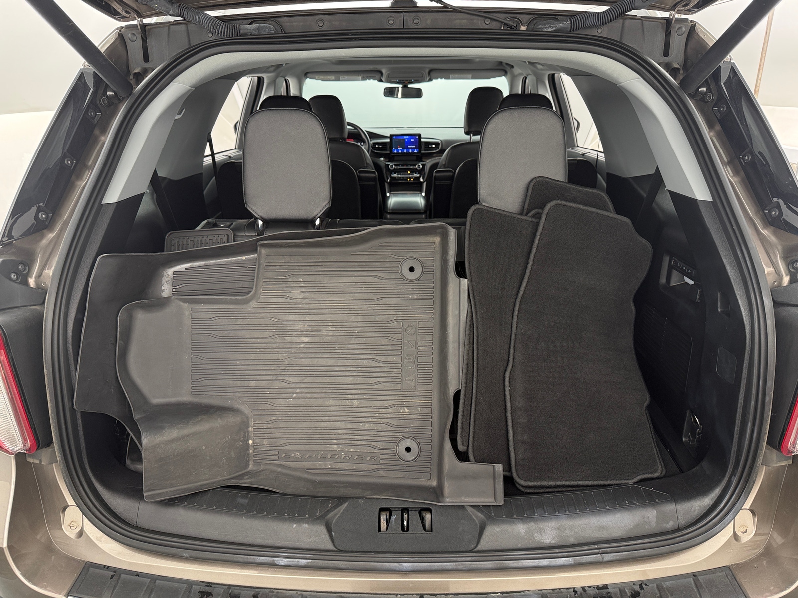 Thumbnail: 2021 Ford Explorer - 6