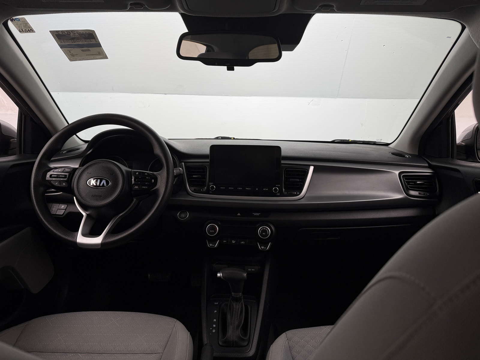 Thumbnail: 2021 Kia Rio - 3