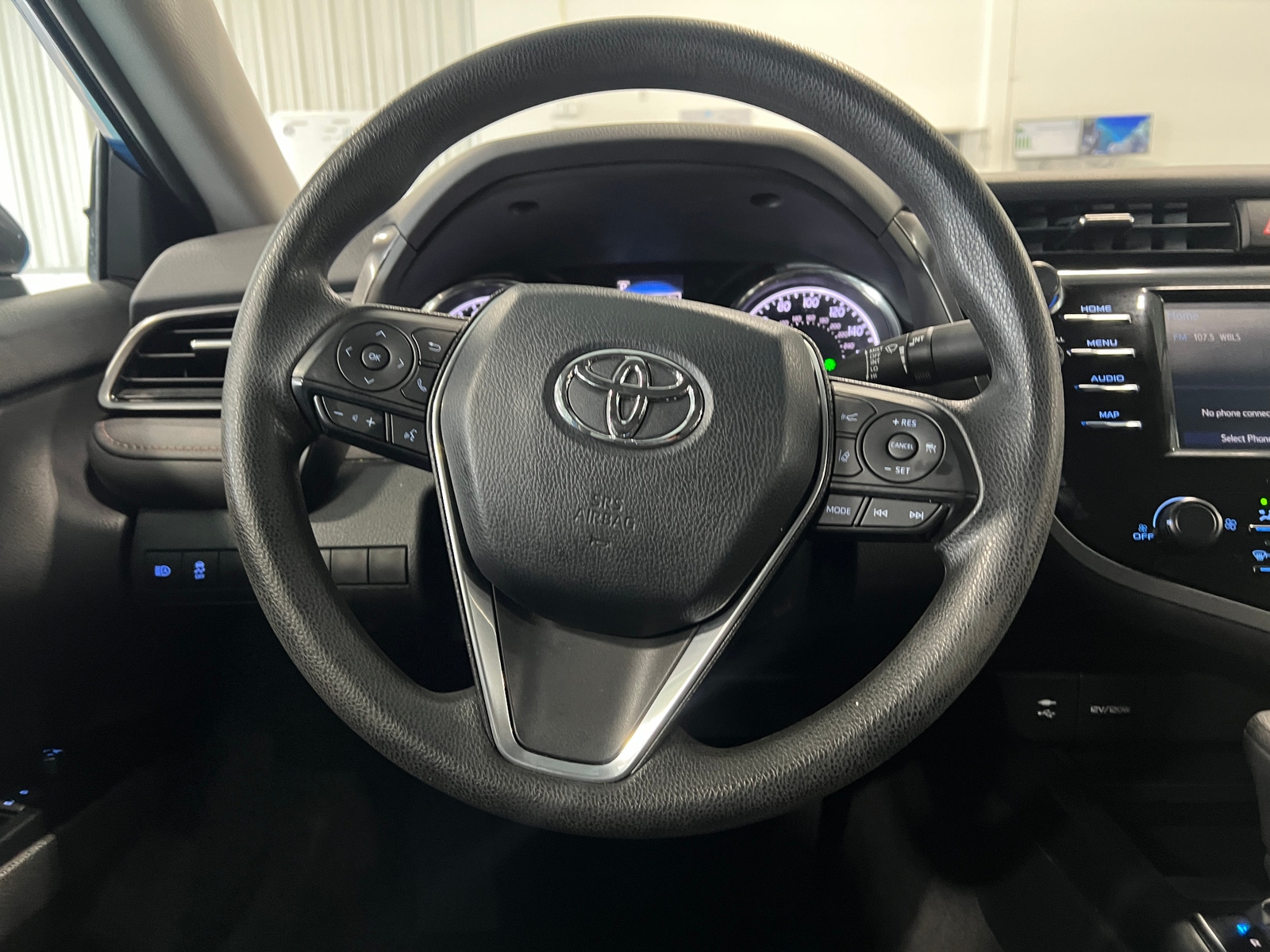 Thumbnail: 2019 Toyota Camry - 5