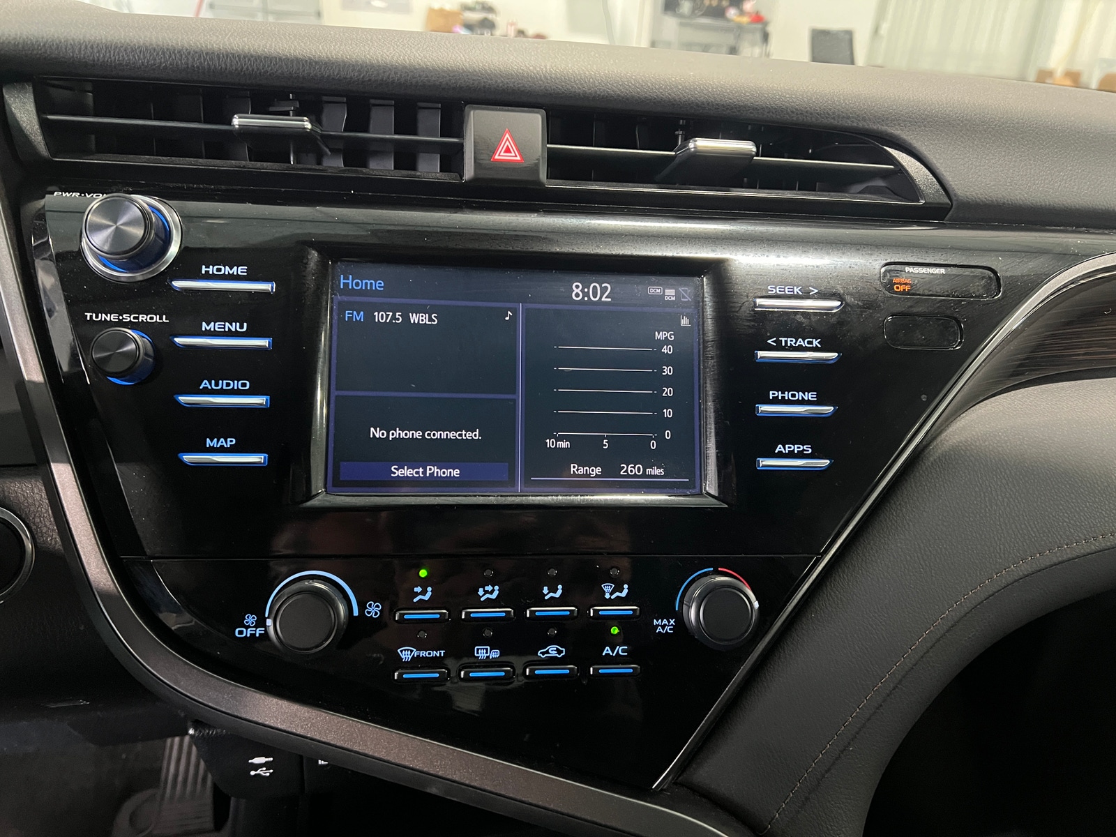 Thumbnail: 2019 Toyota Camry - 4