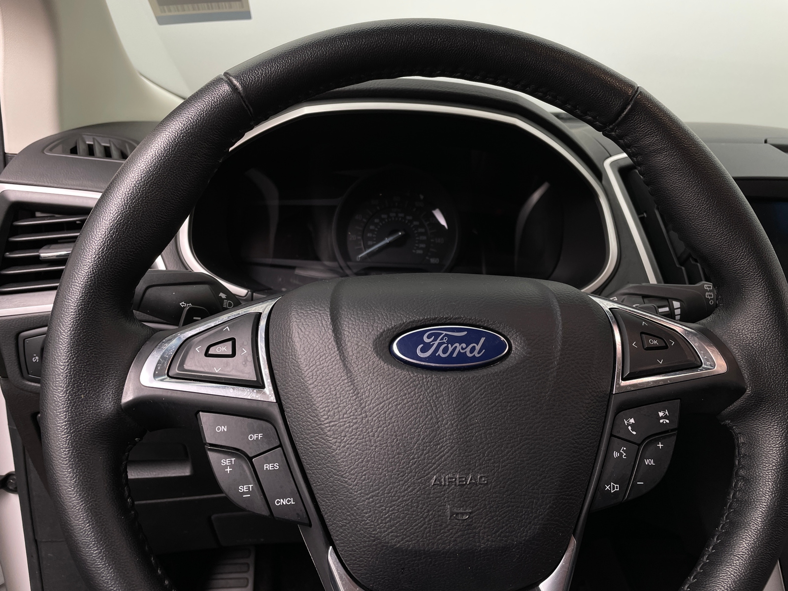 Thumbnail: 2017 Ford Edge - 4