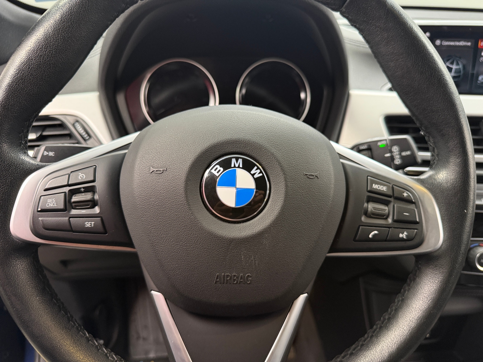 Thumbnail: 2022 BMW X1 - 4