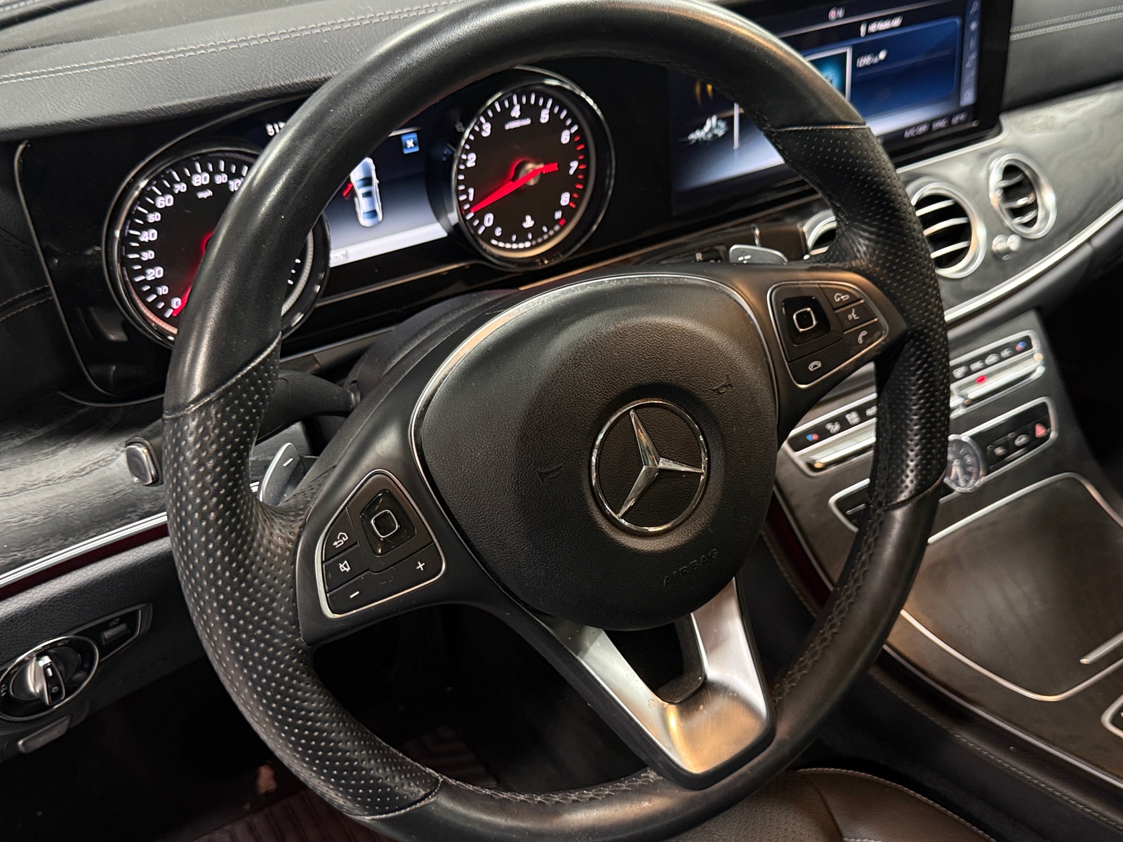 Thumbnail: 2018 Mercedes-Benz E-Class - 4