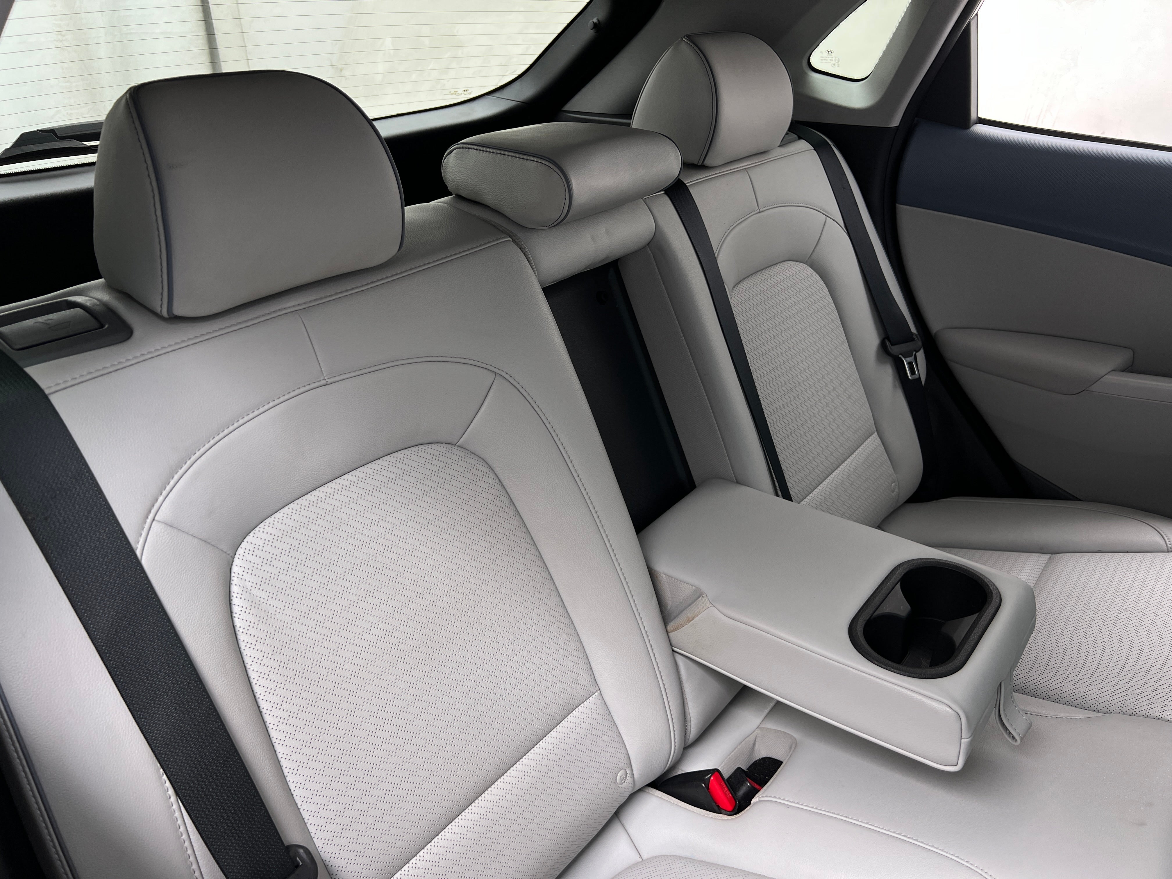 Used 2021 Hyundai Kona EV Limited with VIN KM8K33AG5MU117564 for sale in Oak Creek, WI