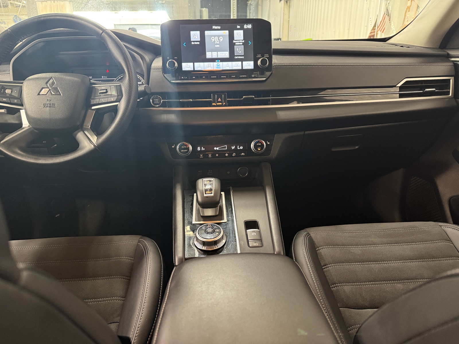 Thumbnail: 2024 Mitsubishi Outlander - 2