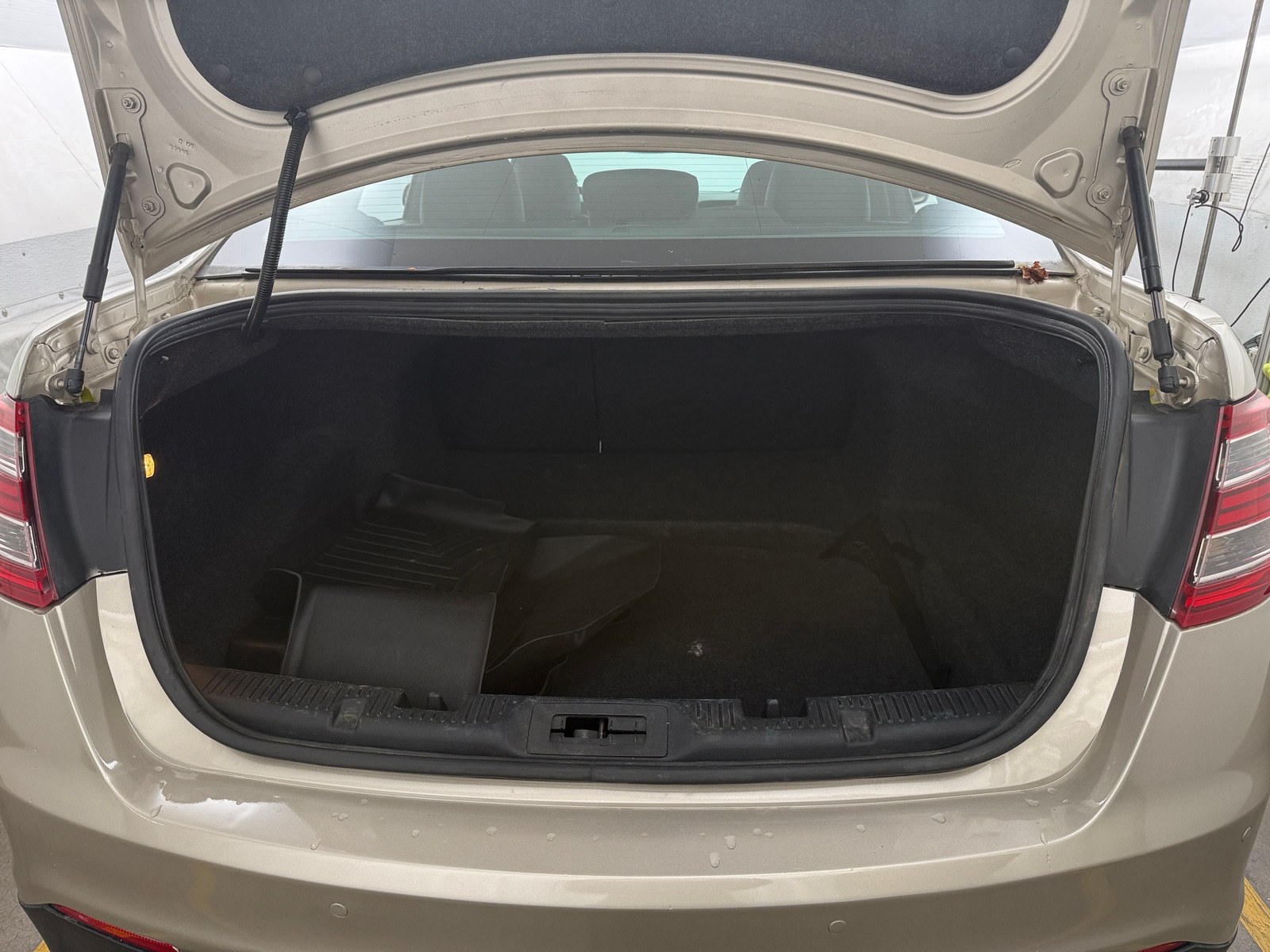 Thumbnail: 2018 Ford Taurus - 7