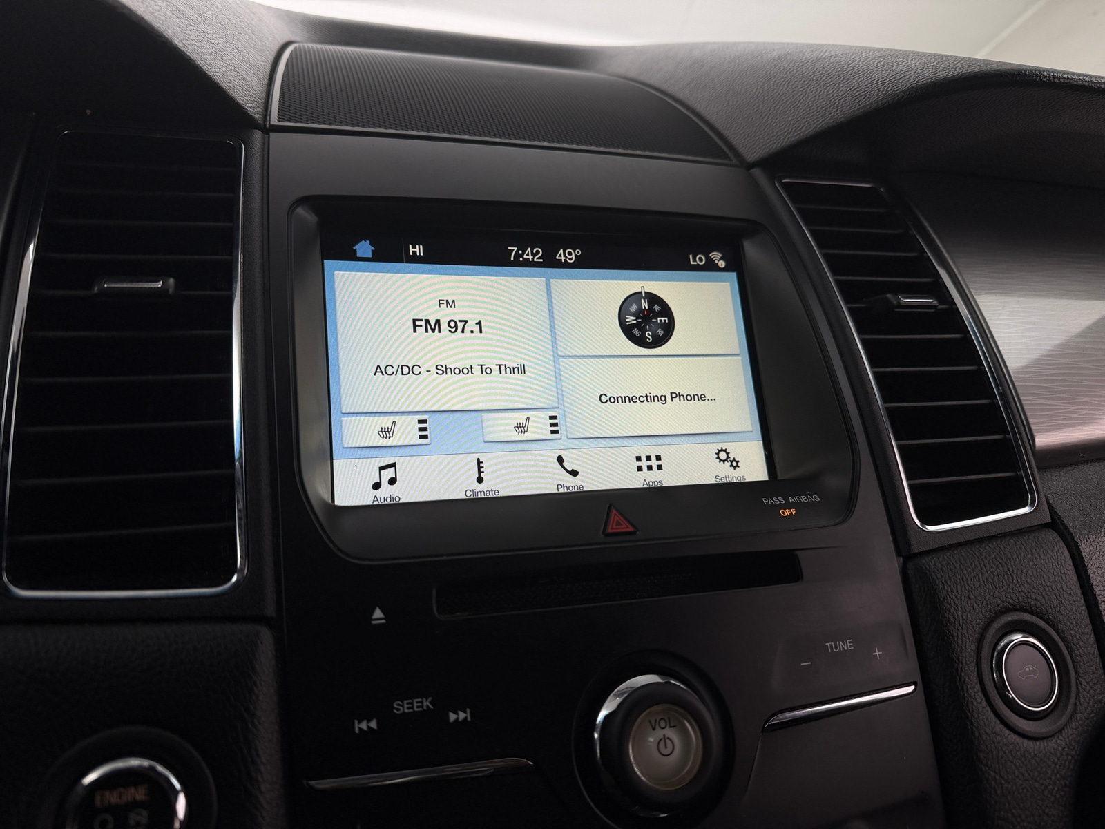 Thumbnail: 2018 Ford Taurus - 4