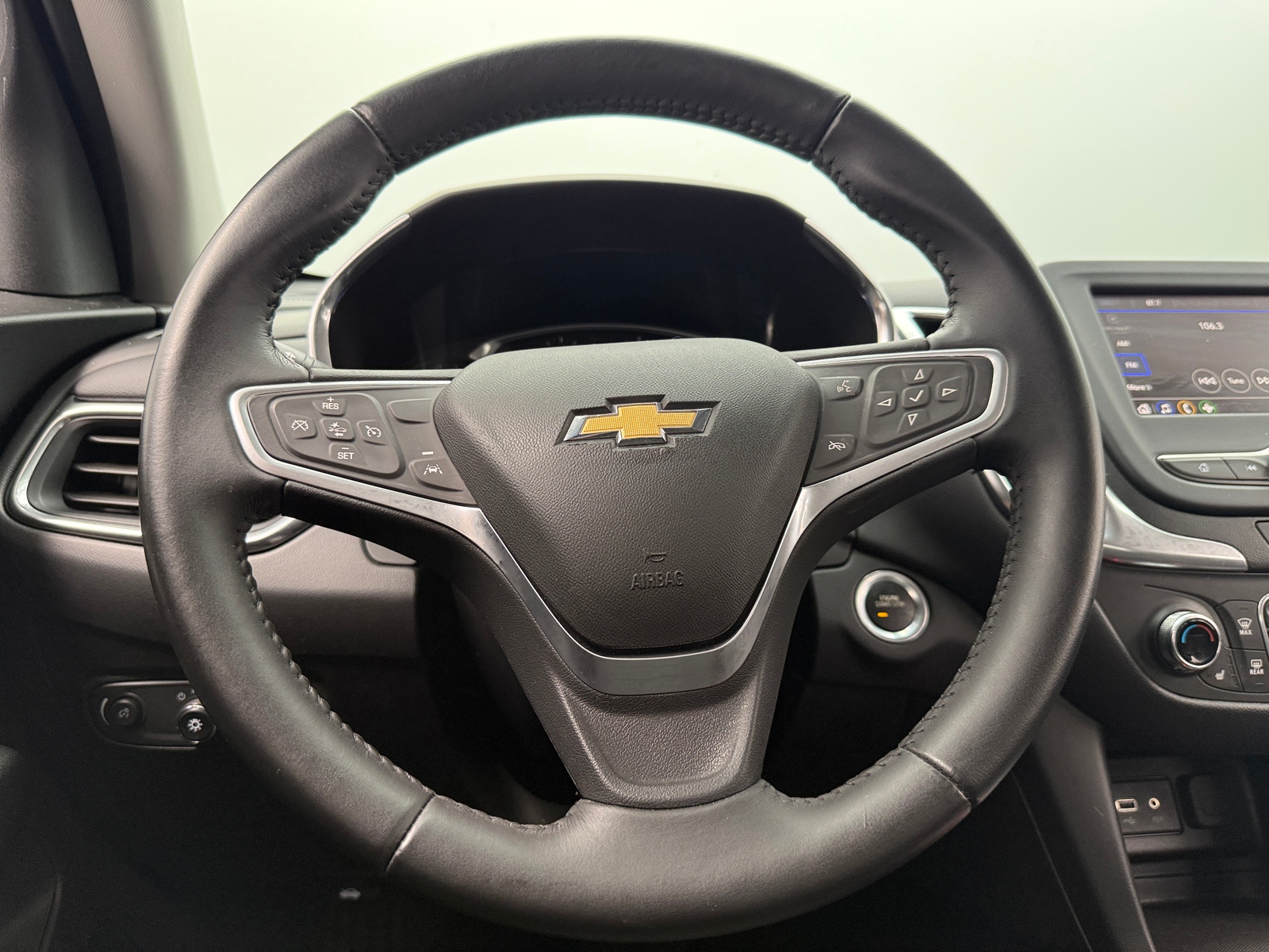 Thumbnail: 2022 Chevrolet Equinox - 5