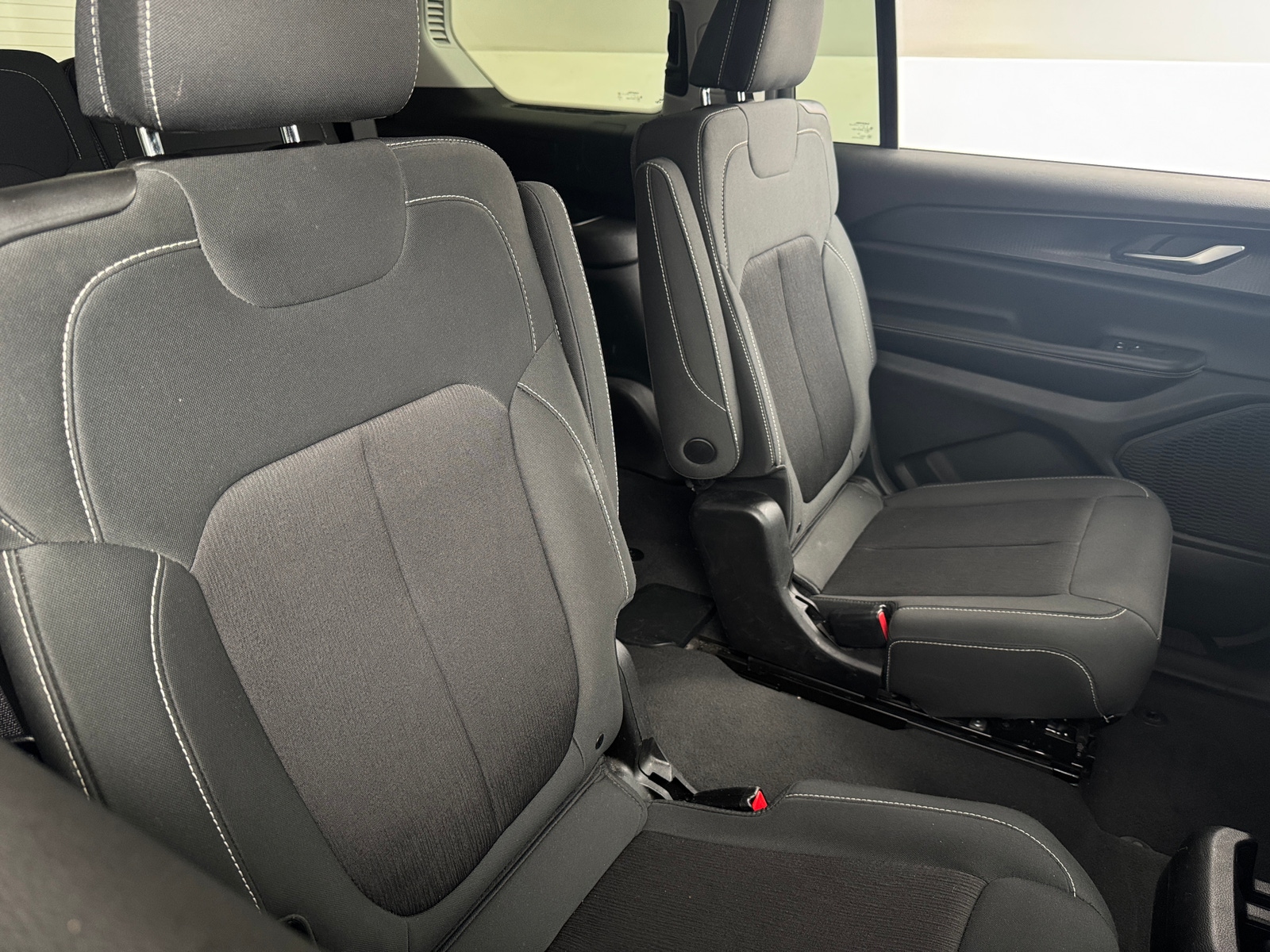 Thumbnail: 2023 Jeep Grand Cherokee L - 6