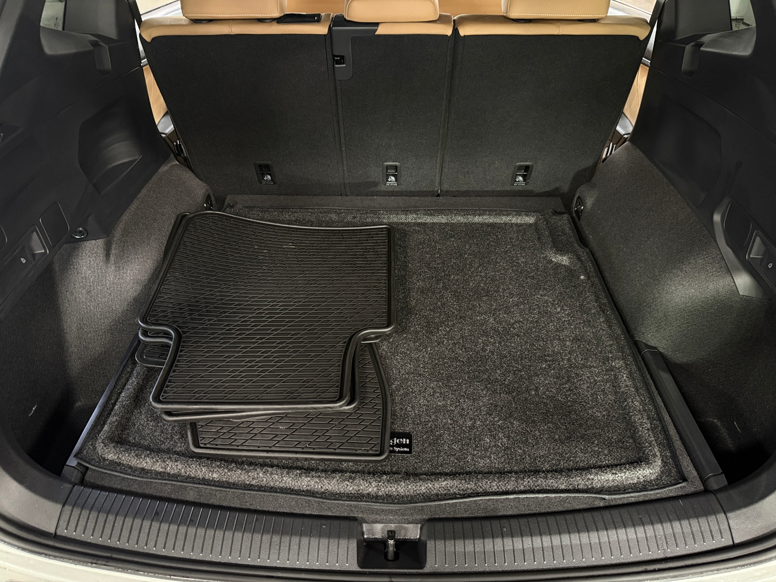 Thumbnail: 2024 Volkswagen Tiguan - 6