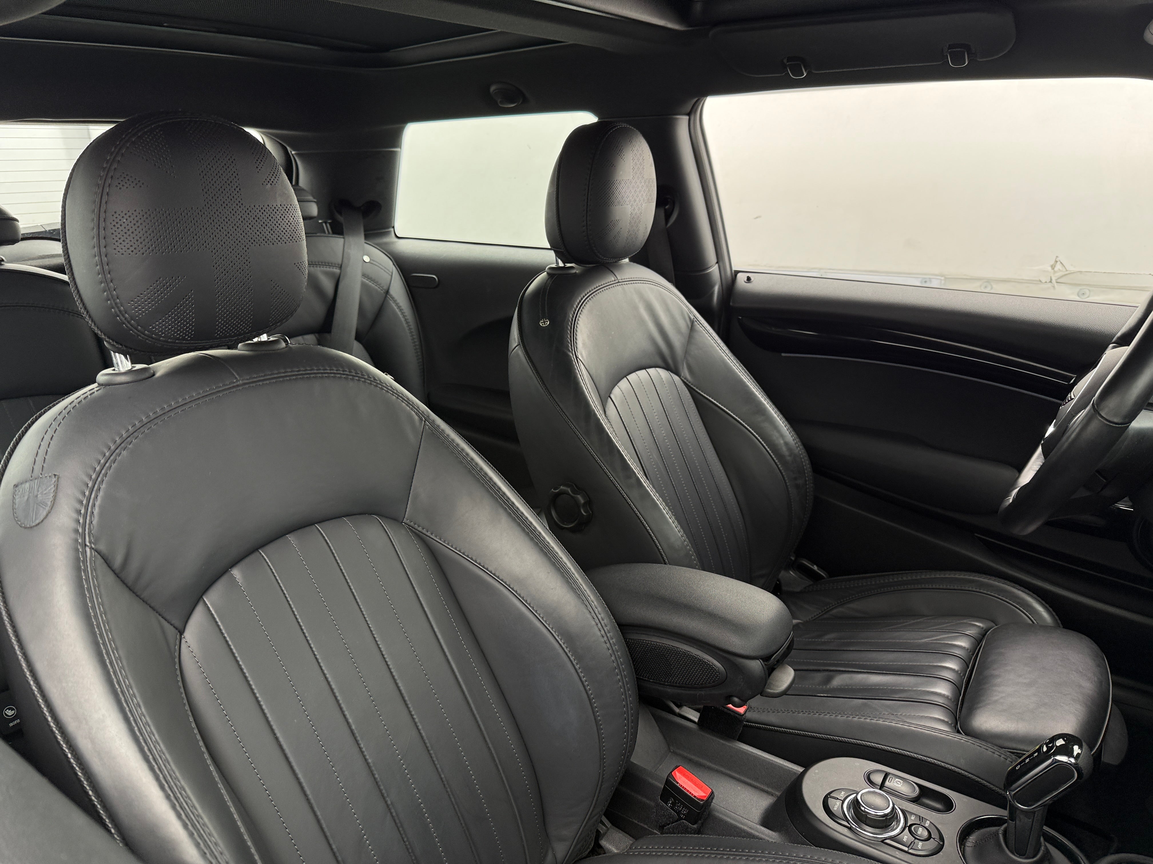 Used 2022 MINI Hardtop 2 Door SE with VIN WMW13DJ0XN2R05890 for sale in Auburn, WA