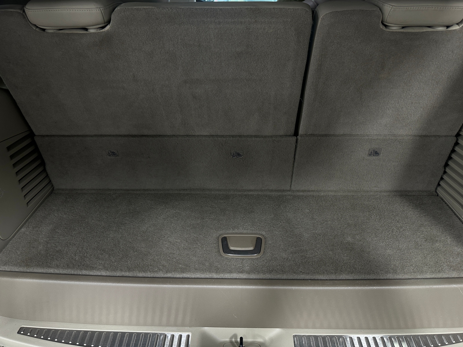 Thumbnail: 2017 Cadillac Escalade - 6