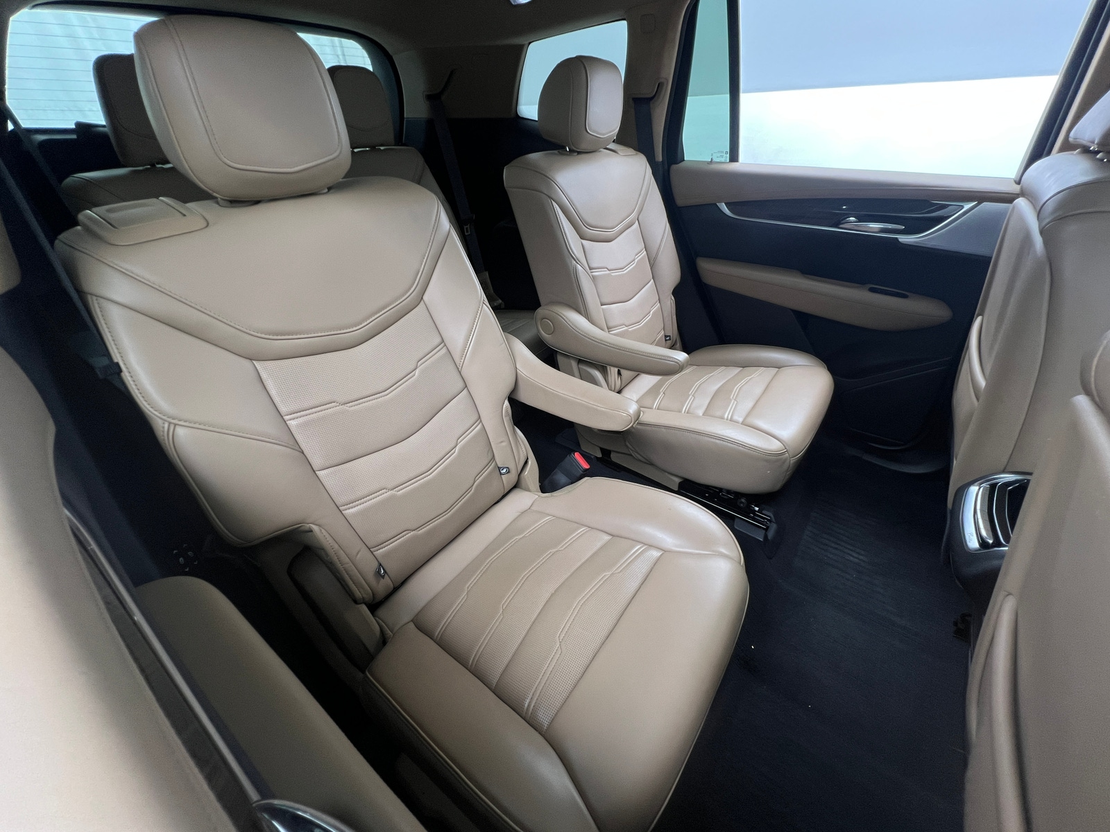 Thumbnail: 2022 Cadillac XT6 - 5