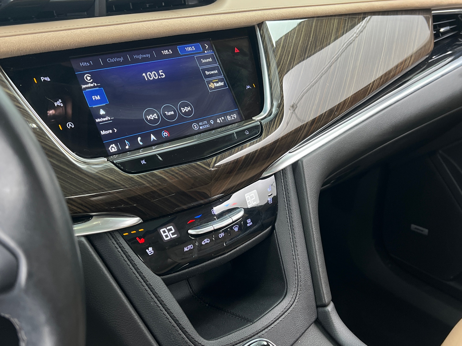 Thumbnail: 2022 Cadillac XT6 - 3