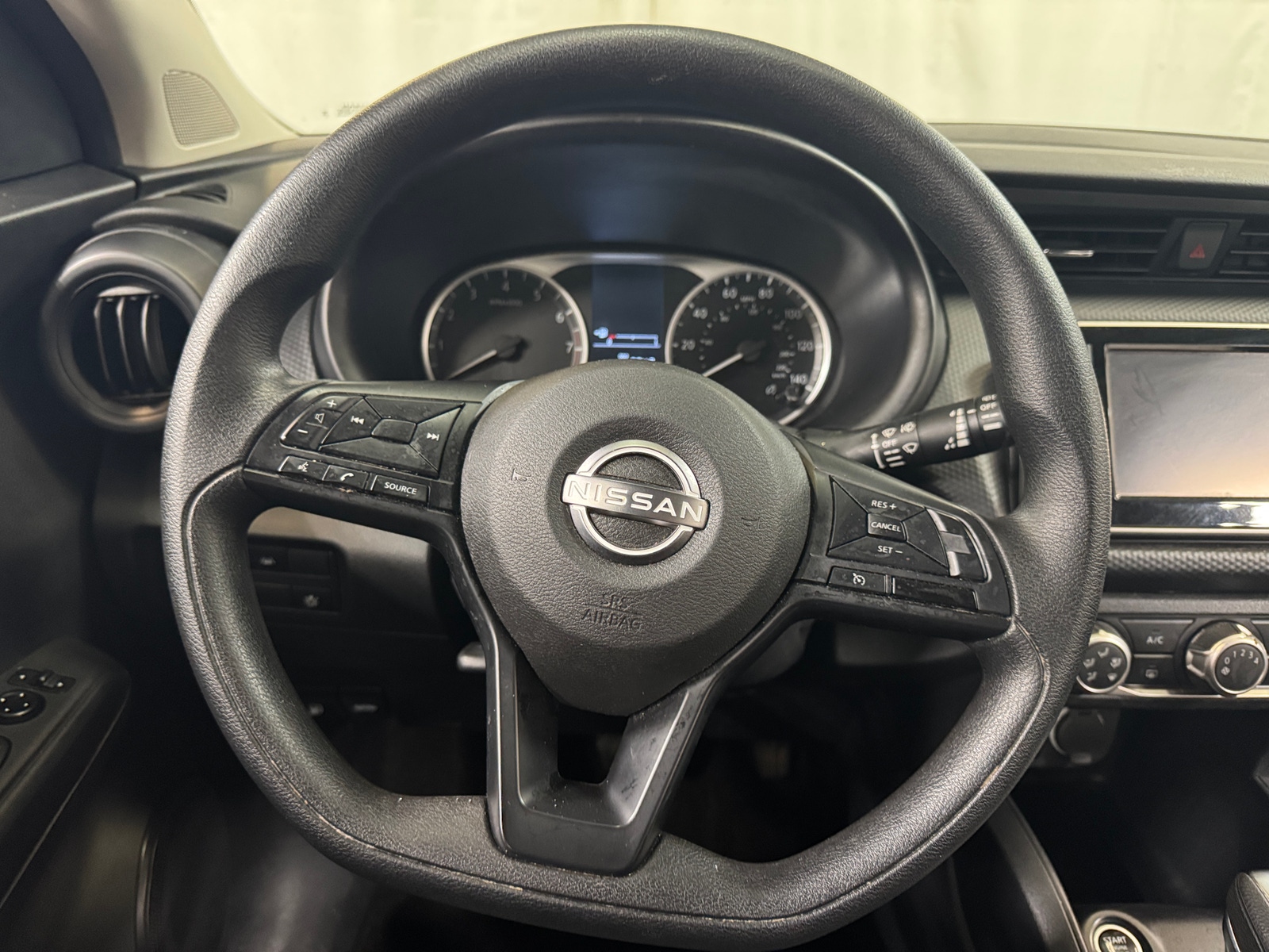 Thumbnail: 2023 Nissan Kicks - 5