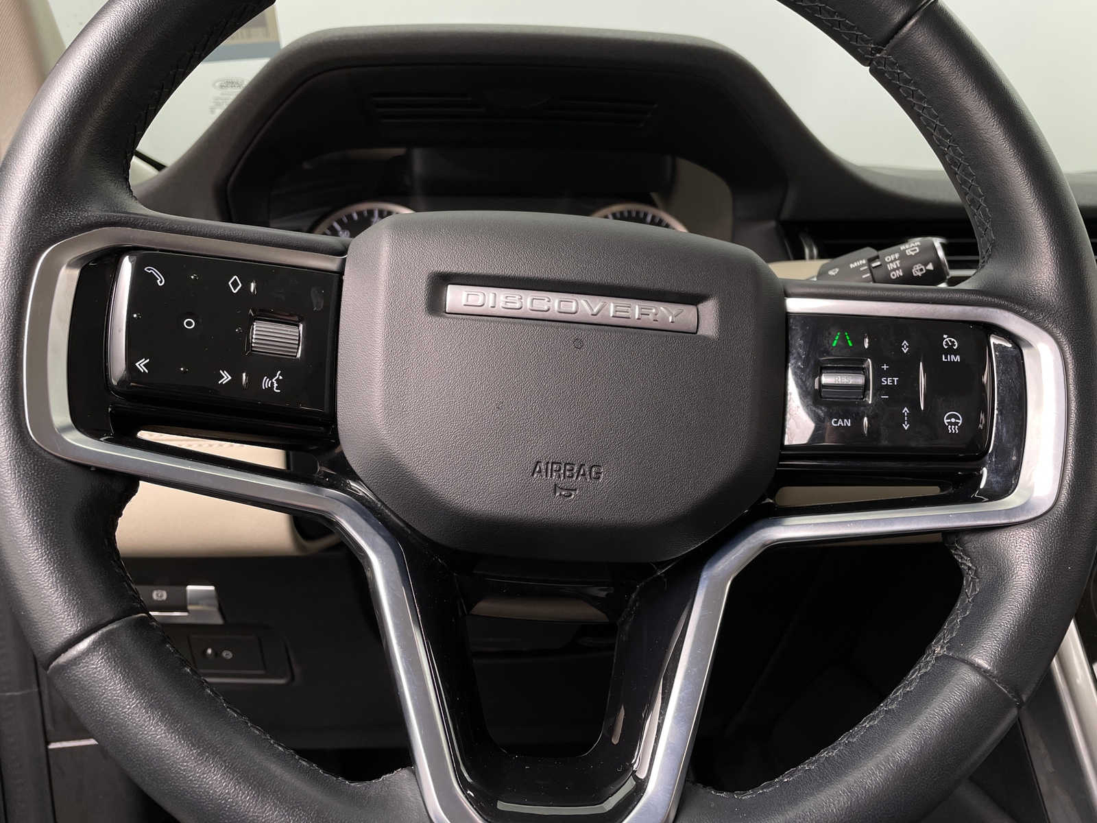 Thumbnail: 2023 Land Rover Discovery Sport - 4