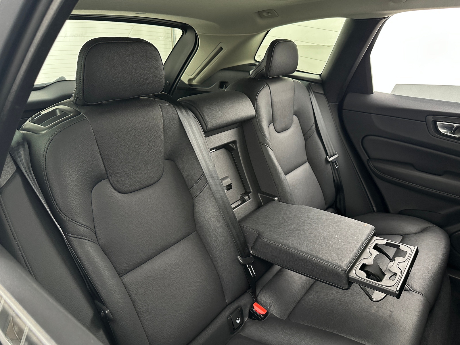 Thumbnail: 2025 Volvo XC60 - 5