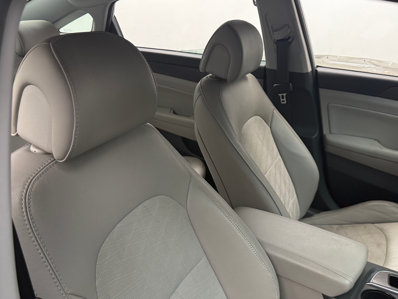 Thumbnail: 2016 Hyundai Sonata - 2