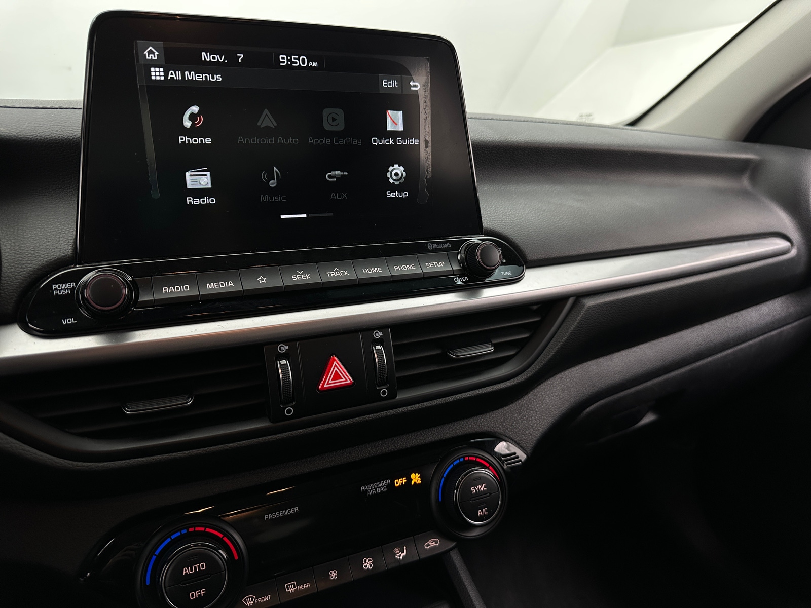 Thumbnail: 2019 Kia Forte - 4