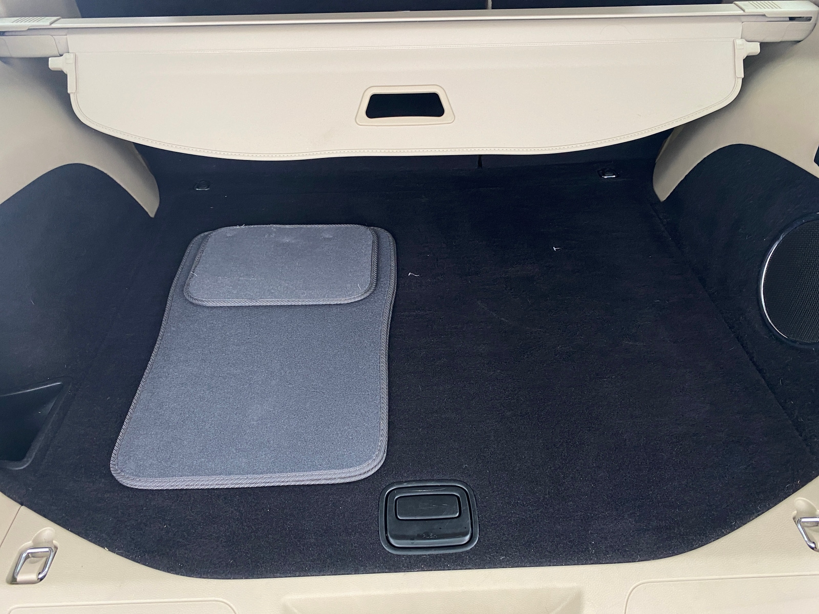 Thumbnail: 2020 Jeep Grand Cherokee - 6