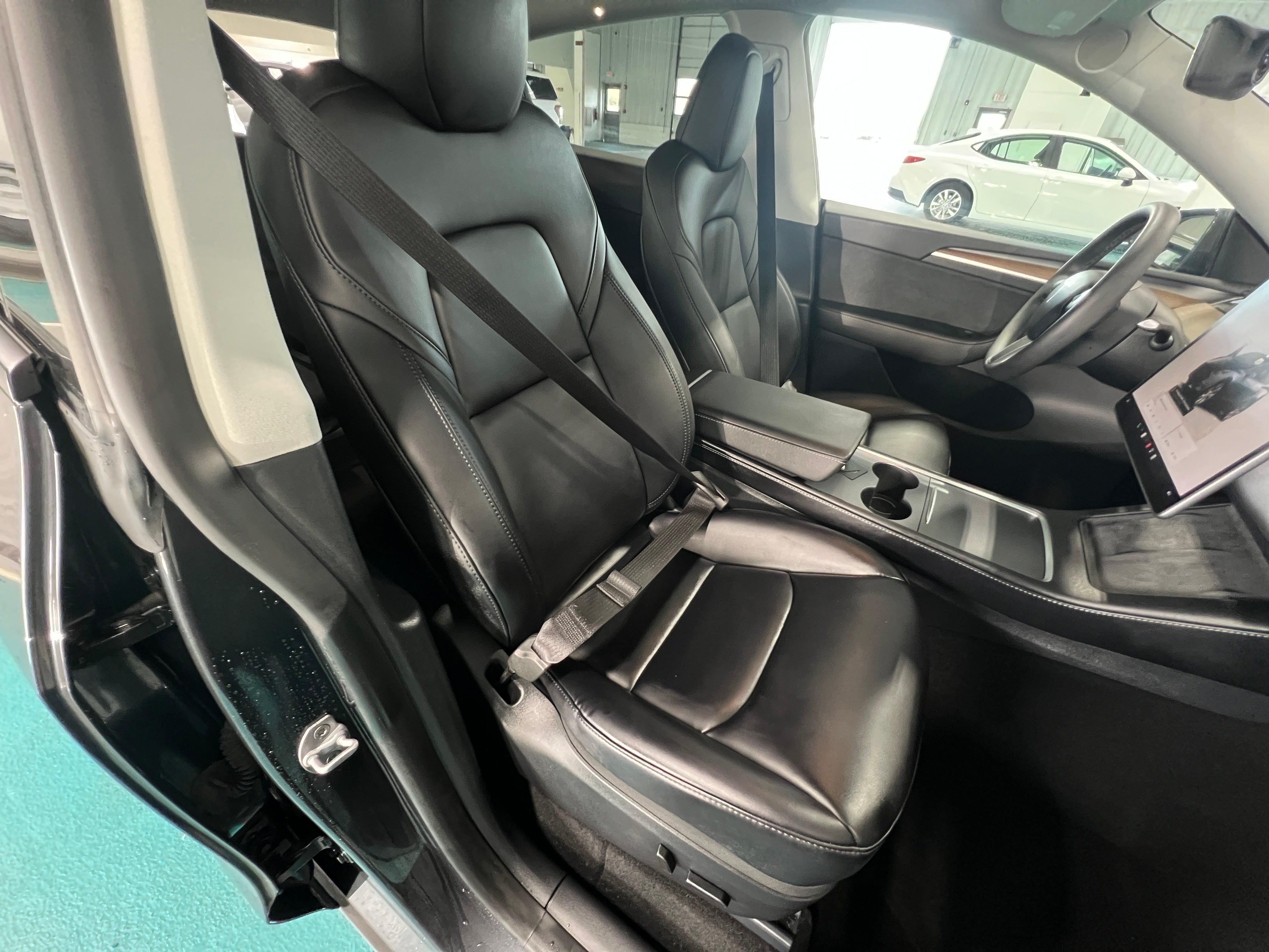 Used 2024 Tesla Model Y Long Range with VIN 7SAYGDEE1RF994640 for sale in Oak Creek, WI