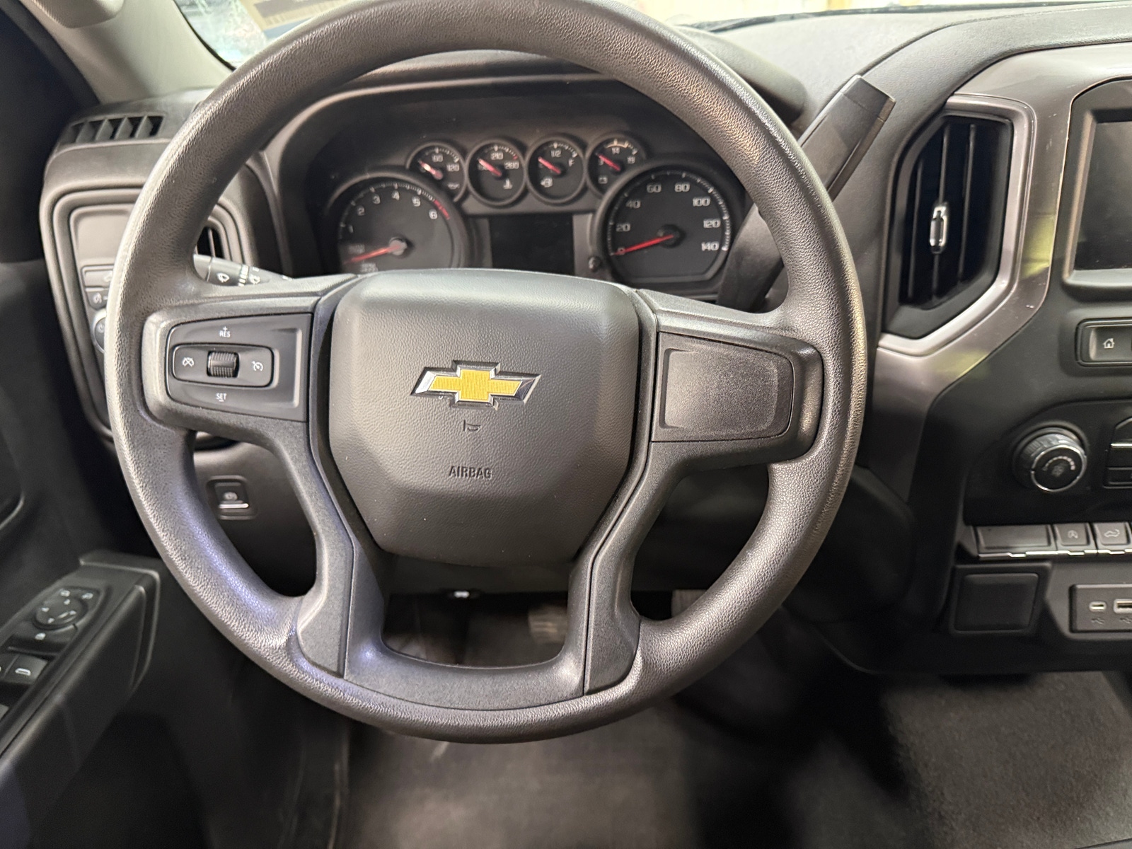 Thumbnail: 2022 Chevrolet Silverado 1500 - 5